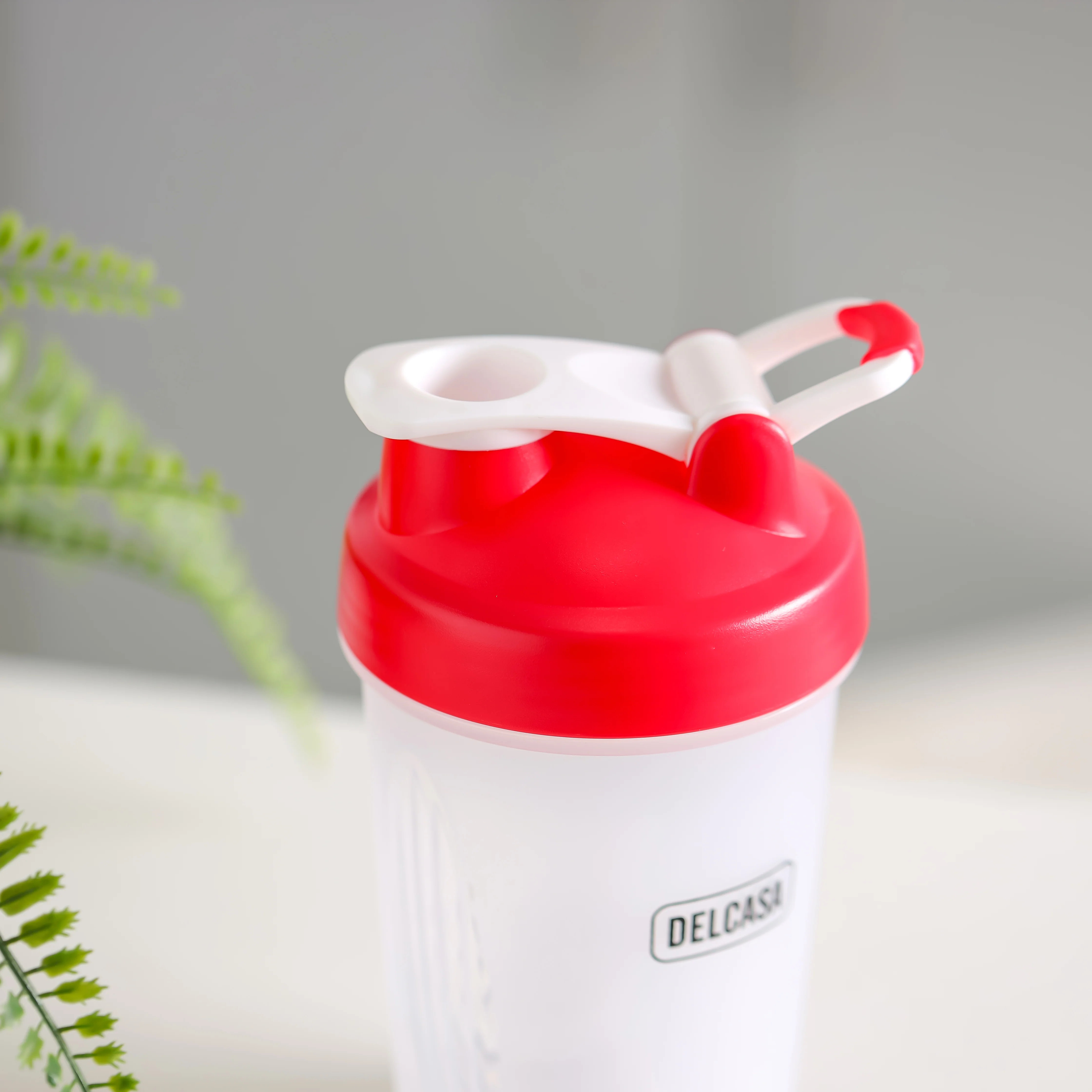Delcasa DC1623 Shaker Bottle| perfect for mixing protein shakes & drinks| Lightweight, durable and portable design with secure flip lid for leak-free use at gym| - Image 5