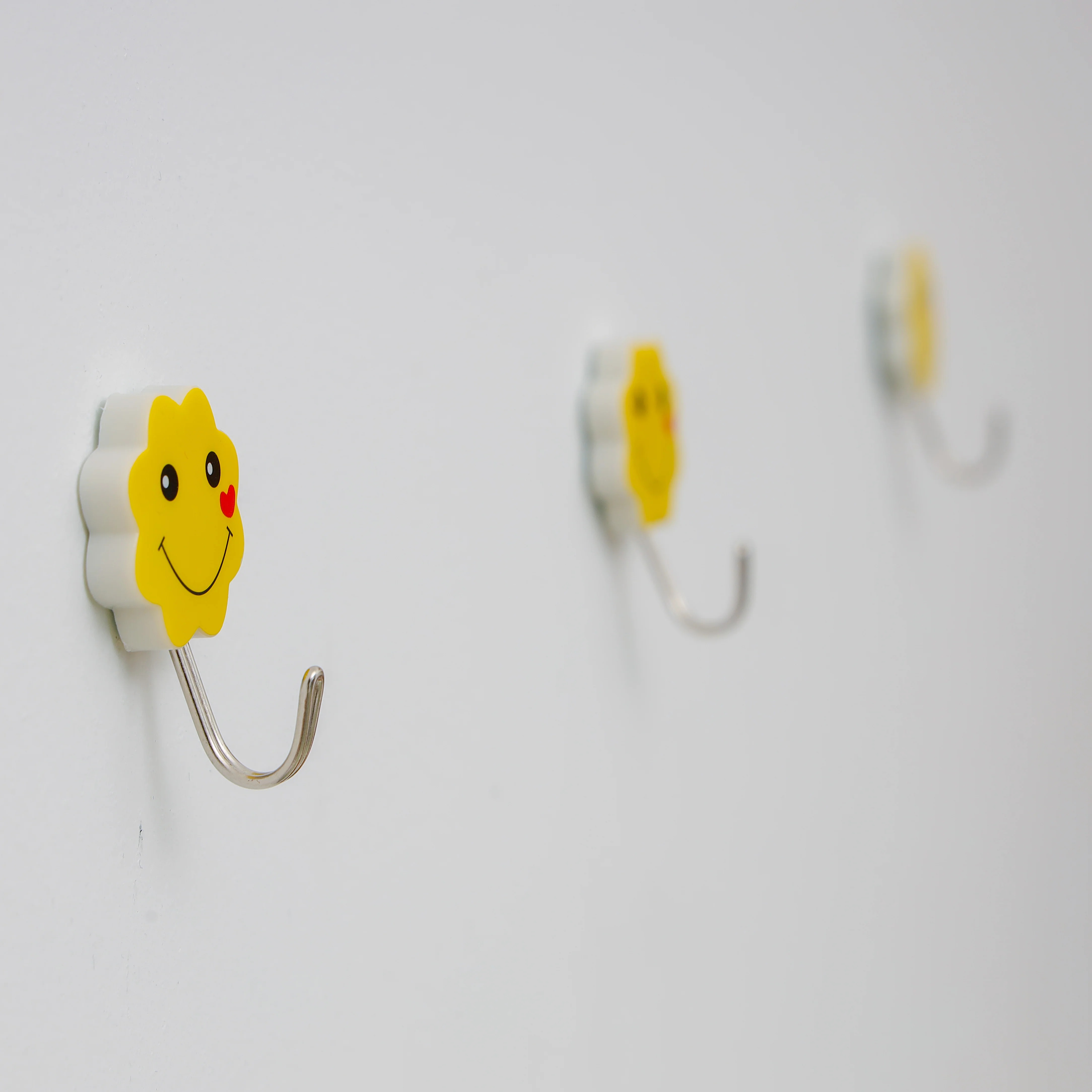 Delcasa DC2034 3 PCS Clip Hook Set | Strong Adhesive Wall Hooks with Durable Metal Holders | Lightweight, compact, Cute Smiley Design for Kitchen and Home Uses| - Image 4