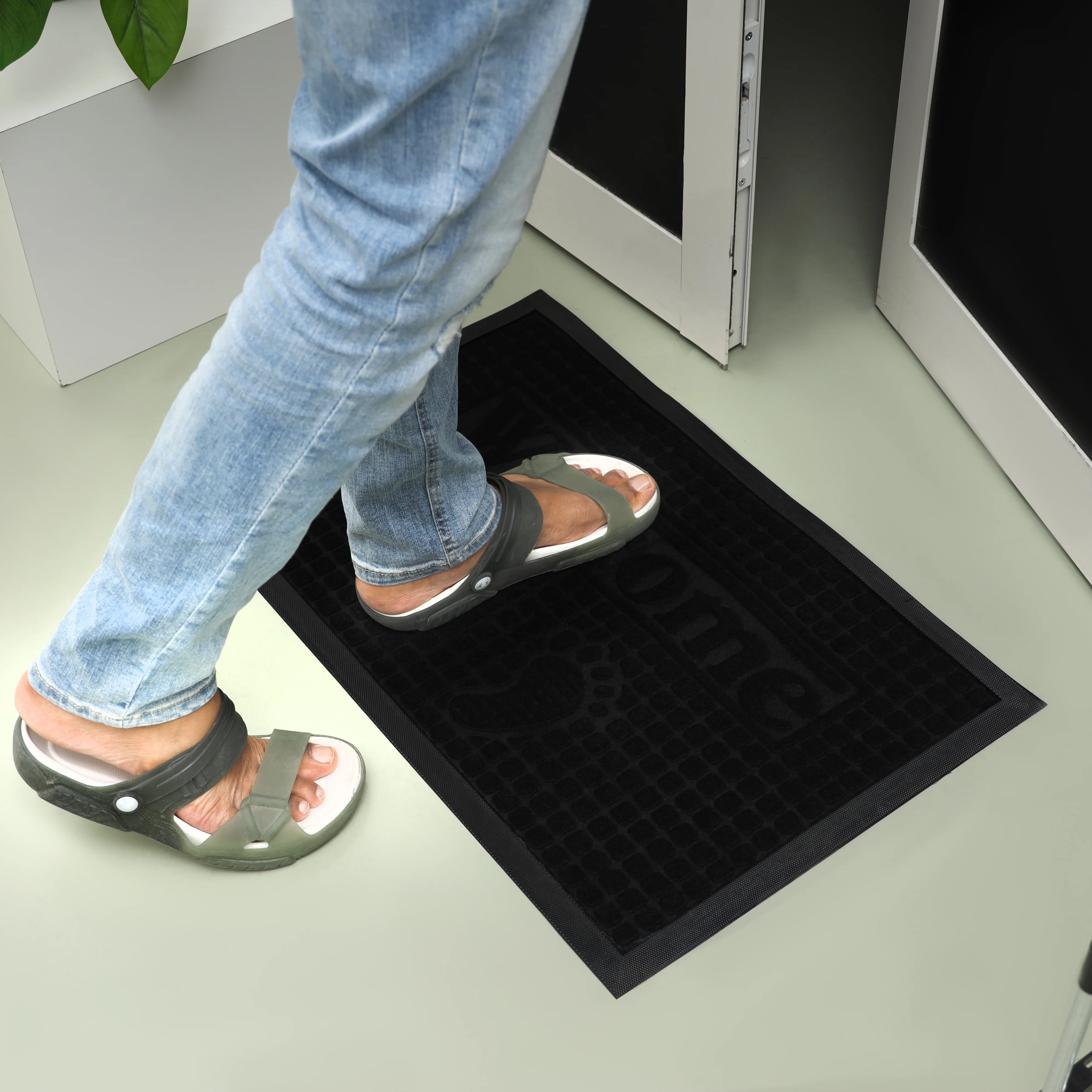 Delcasa DC2998 Door Mat| Anti-Skid PP Surface Floor Mat 45x70CM with Hoop Rubber Backing| Quick Dry Absorbent Surface and Durable Washable Design for Daily Use| - Image 4