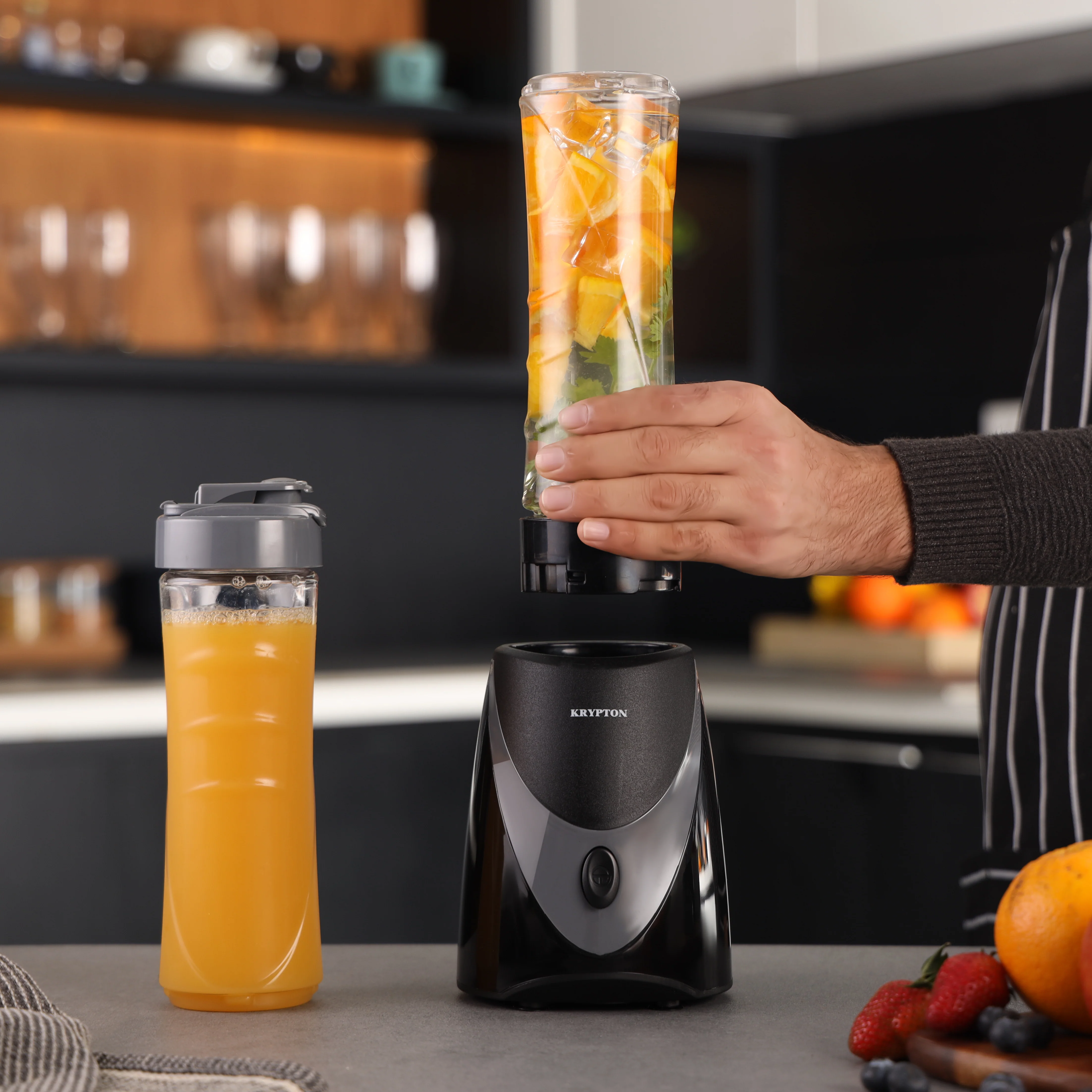 Krypton KNB6568 Personal Blender | 600ml capacity, Tritan bottle & stainless-steel blades| AC motor, one-speed operation, portable design for smoothies, shakes| - Image 3