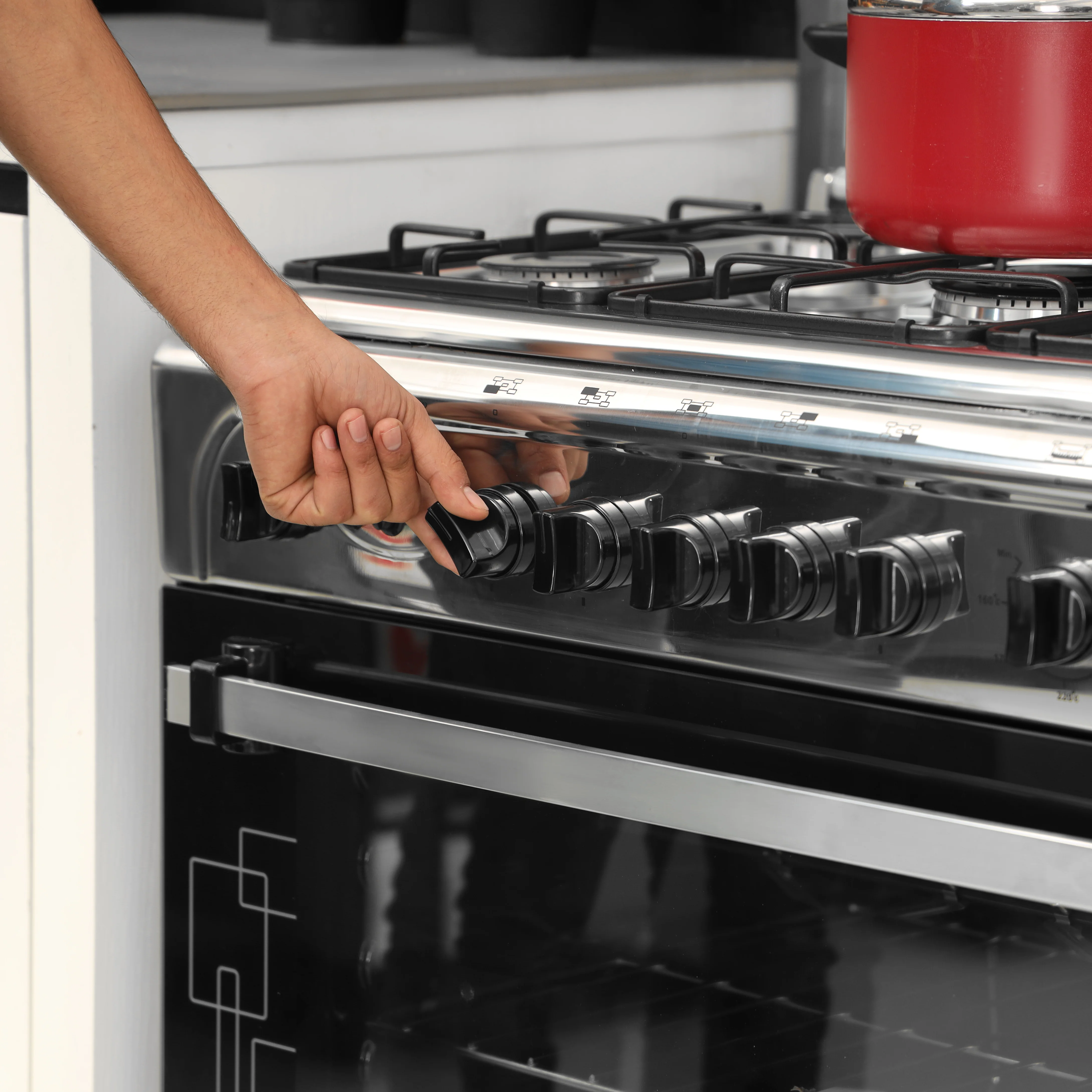 Krypton KNCR6626 Gas Cooker 55x80| 5 burners with oven lamp & self-ignition system| 60-minute timer, rotating grill, dish warmer & oven thermostat for efficient cooking| - Image 3