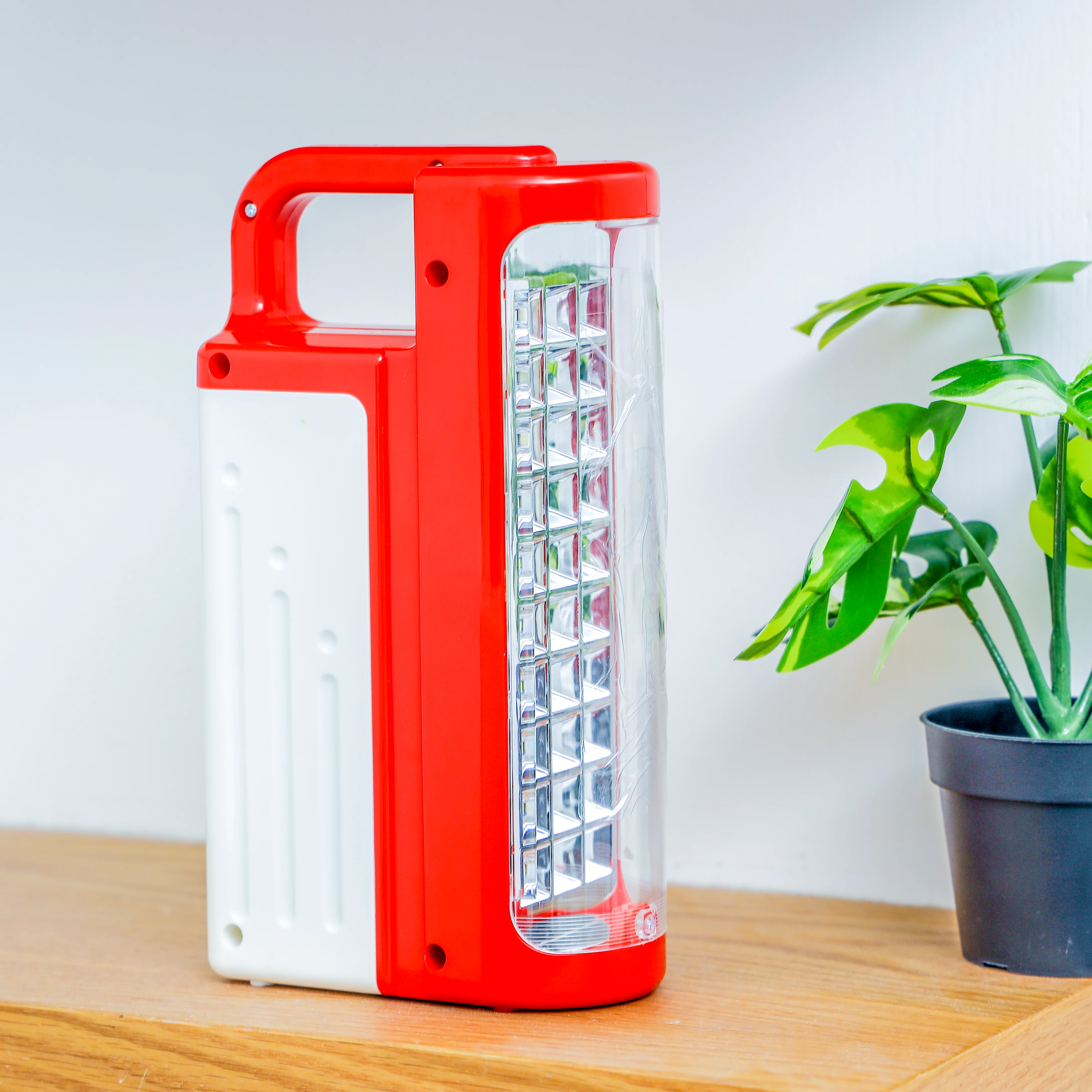 Krypton KNE5177 rechargeable emergency lantern| solar charging, power bank 7 30 SMD LEDs| 750 lumens brightness, up to 60 hours runtime, durable ABS body design| - Image 5