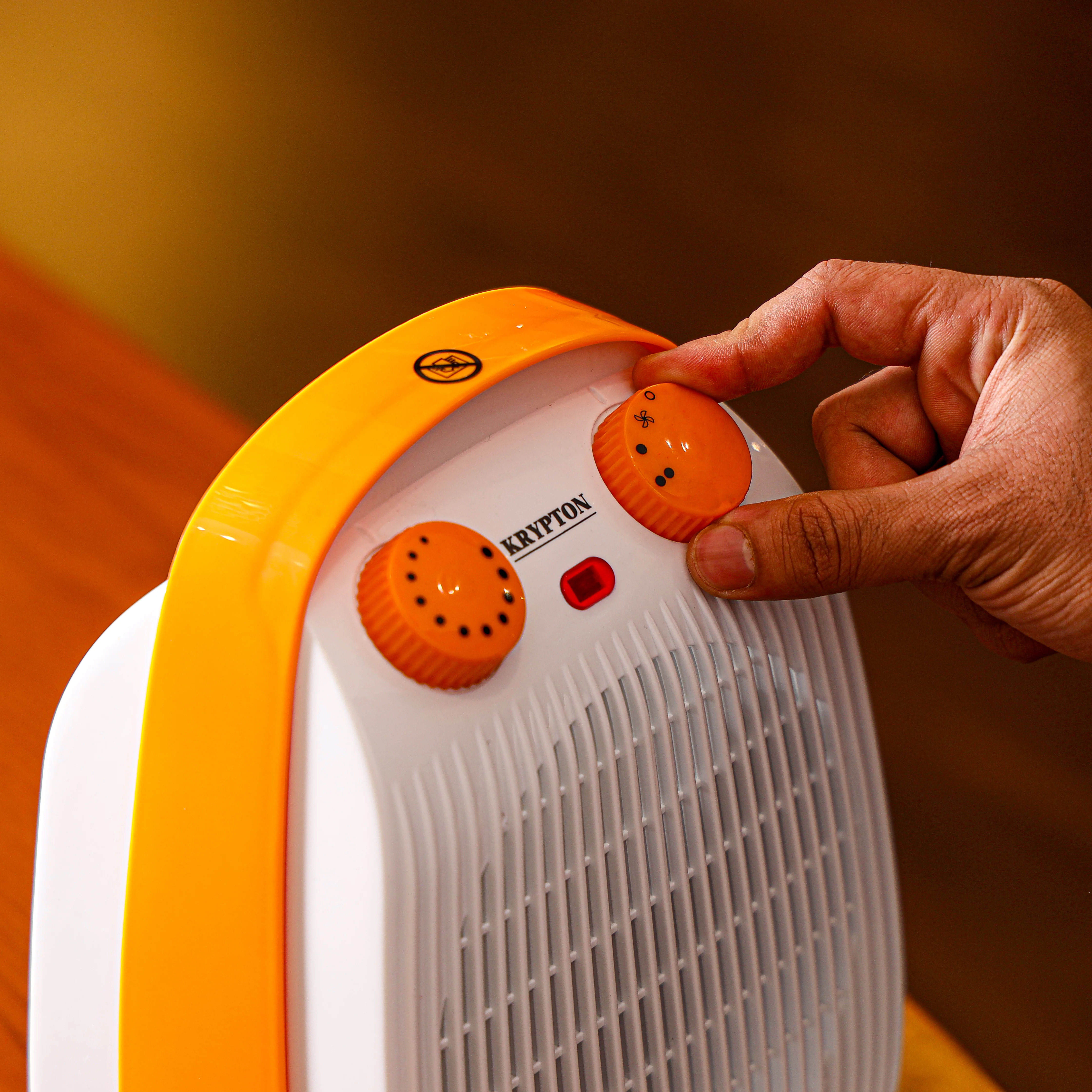 Krypton KNFH6442 Fan Heater 2000W| adjustable thermostat delivers fast heating & dual 1000W/2000W modes| cool/warm/hot airflow, safety protection and portable design| - Image 4