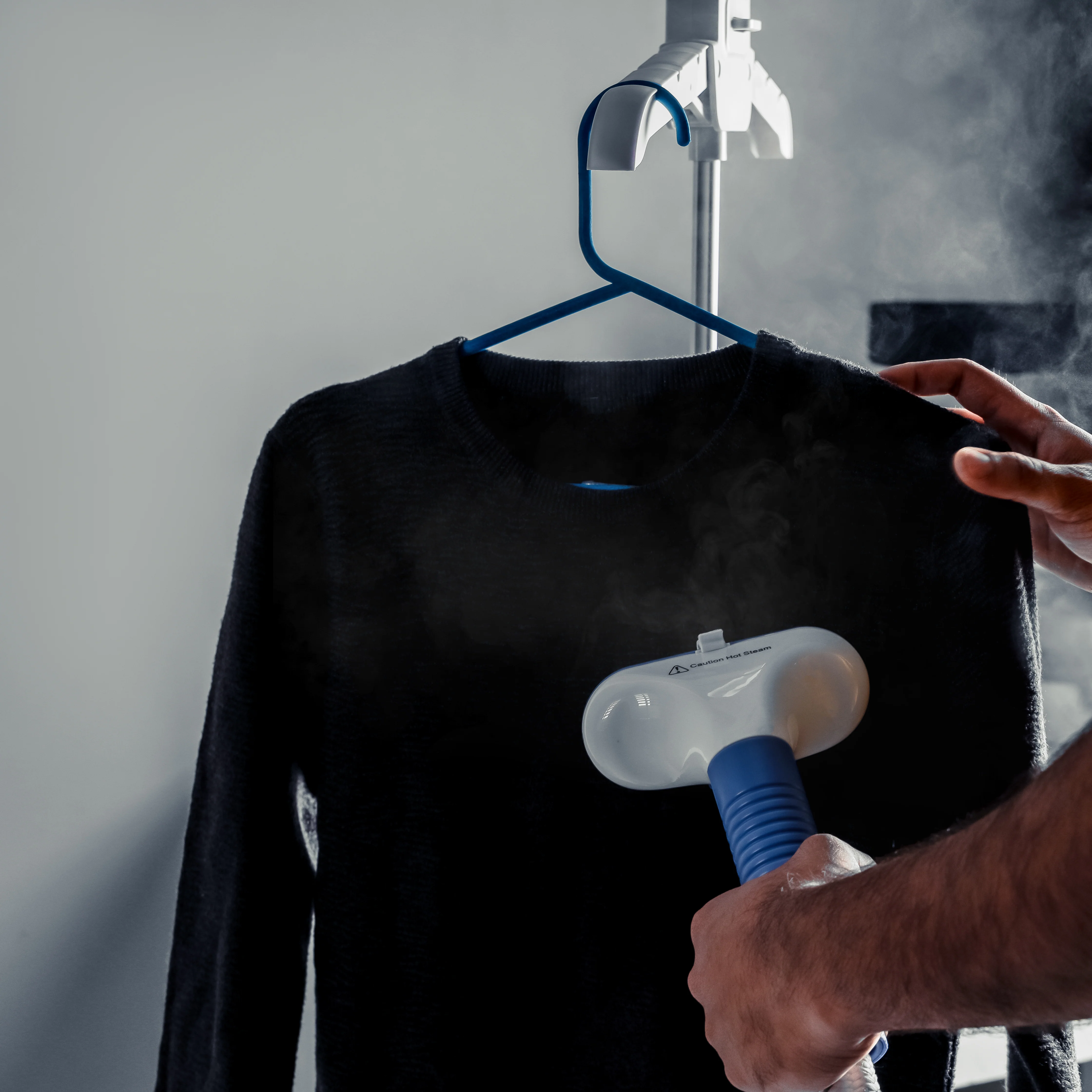 Krypton KNGS6200 Garment Steamer | features 1800W powerful steam, a 1.6L water tank, and up to 46 minutes of continuous steaming for fast, efficient wrinkle removal - Image 3