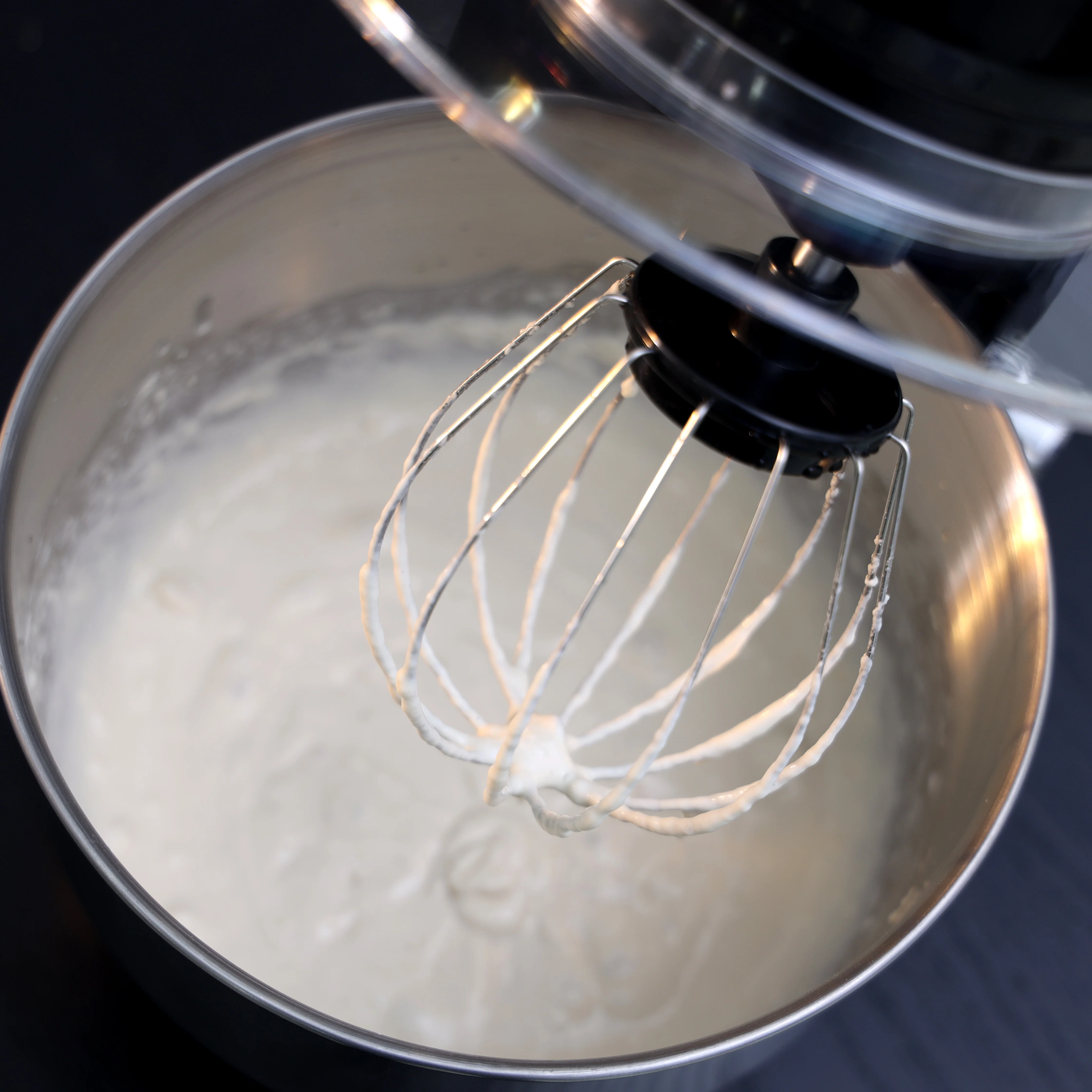 Krypton KNSM6229 Kitchen Machine | 5L stainless steel bowl, 800W motor & 6-speed control delivers powerful| even mixing for dough, batter, cream & baking needs| - Image 3