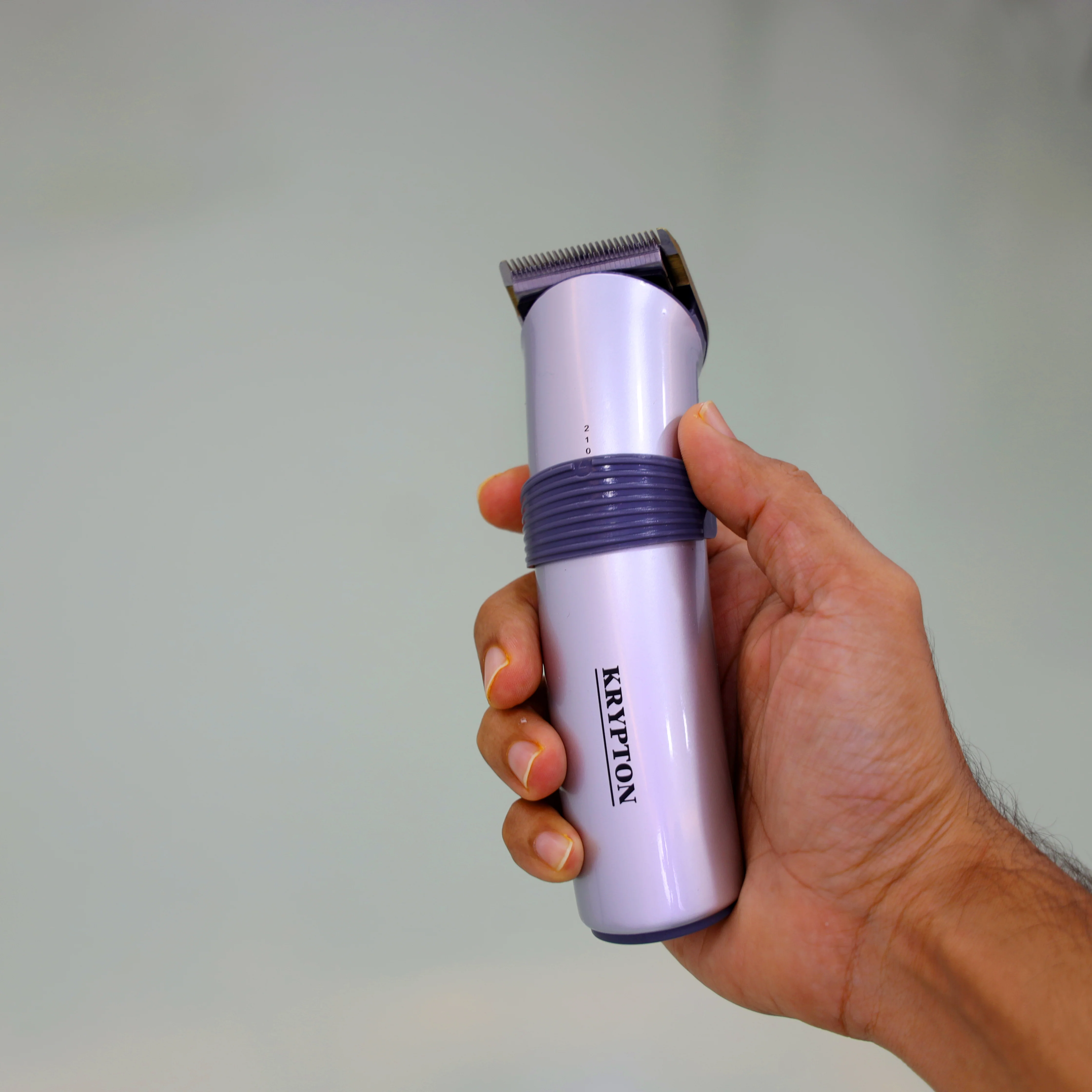 Krypton KNTR5298 Rechargeable Trimmer| sharp blade, multiple comb attachments and low noise operation| 45 min runtime for precise, easy and smooth grooming use| - Image 2