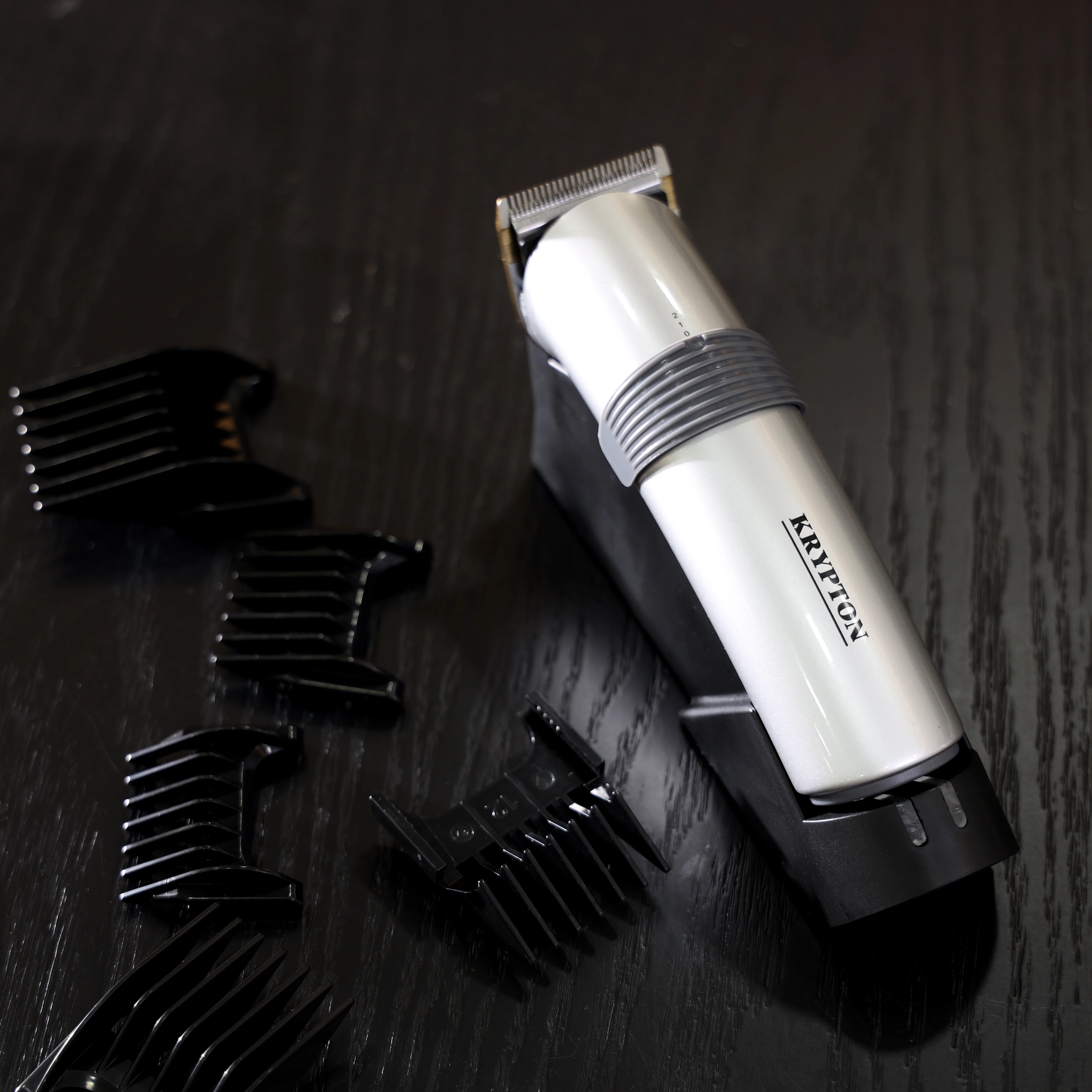Krypton KNTR5298 Rechargeable Trimmer| sharp blade, multiple comb attachments and low noise operation| 45 min runtime for precise, easy and smooth grooming use| - Image 3