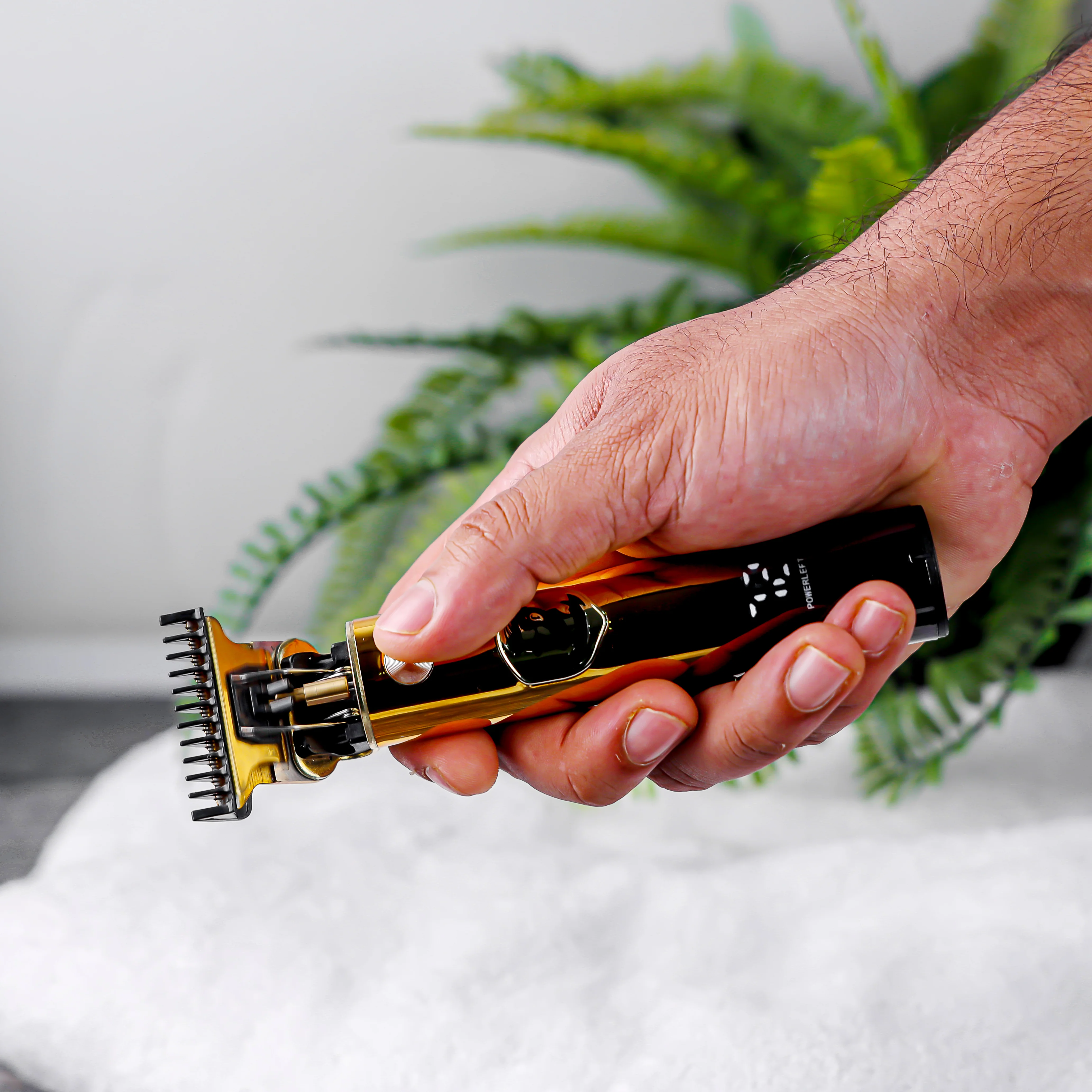 Krypton KNTR6092N digital rechargeable trimmer| LCD display, 1200mAh battery & 120 minutes runtime| sharp blade, low noise & comb attachments for precise grooming| - Image 4
