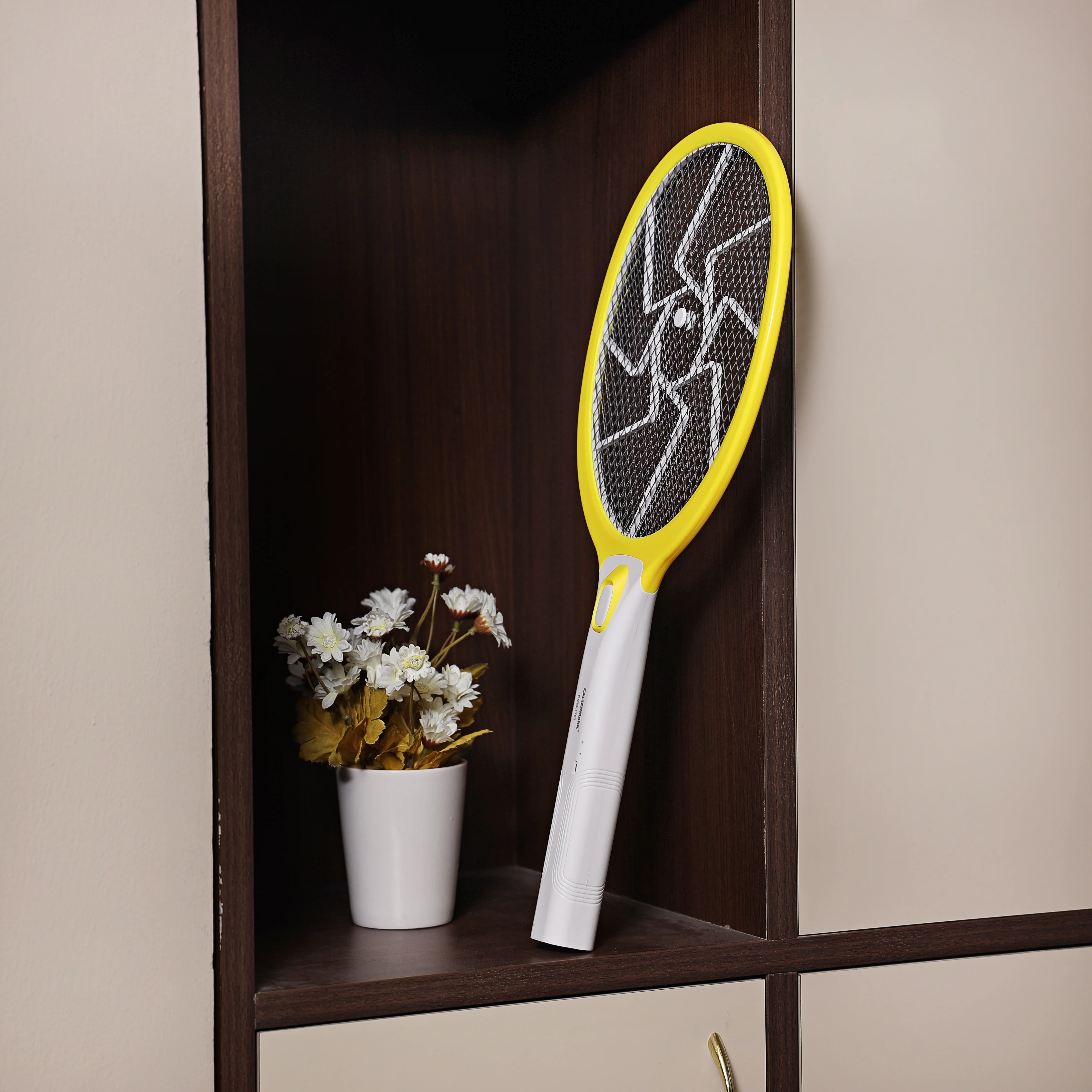 Olsenmark OMBK1792 Rechargeable Mosquito Swatter| safe, durable design, long-lasting battery & ergonomic handle| powerful performance for effective insect control at home - Image 4