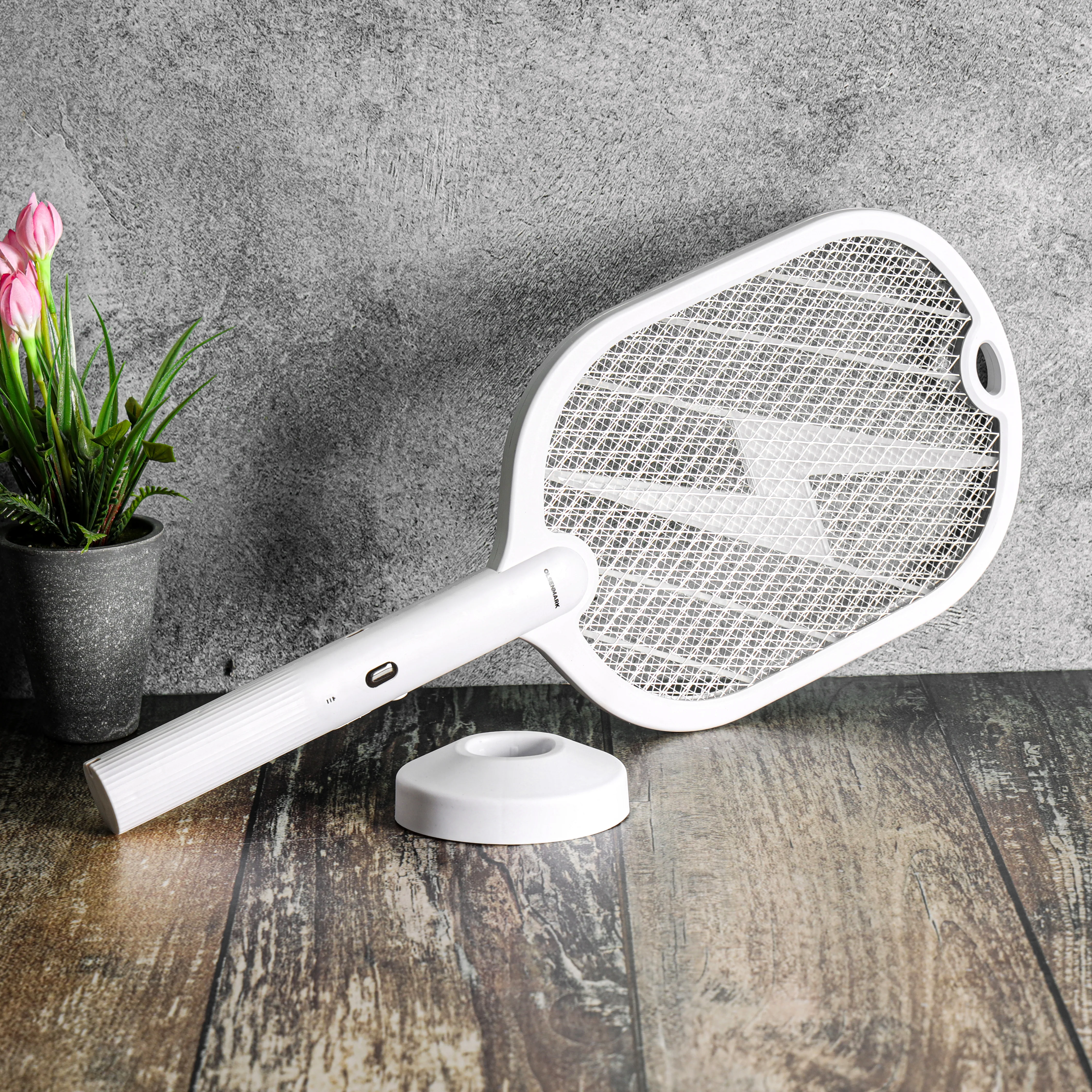 Olsenmark OMBK1873 Electric Mosquito Swatter| UV light trapping & USB rechargeable 500mAh battery| powerful 3000V output, durable build & efficient indoor insect control| - Image 3