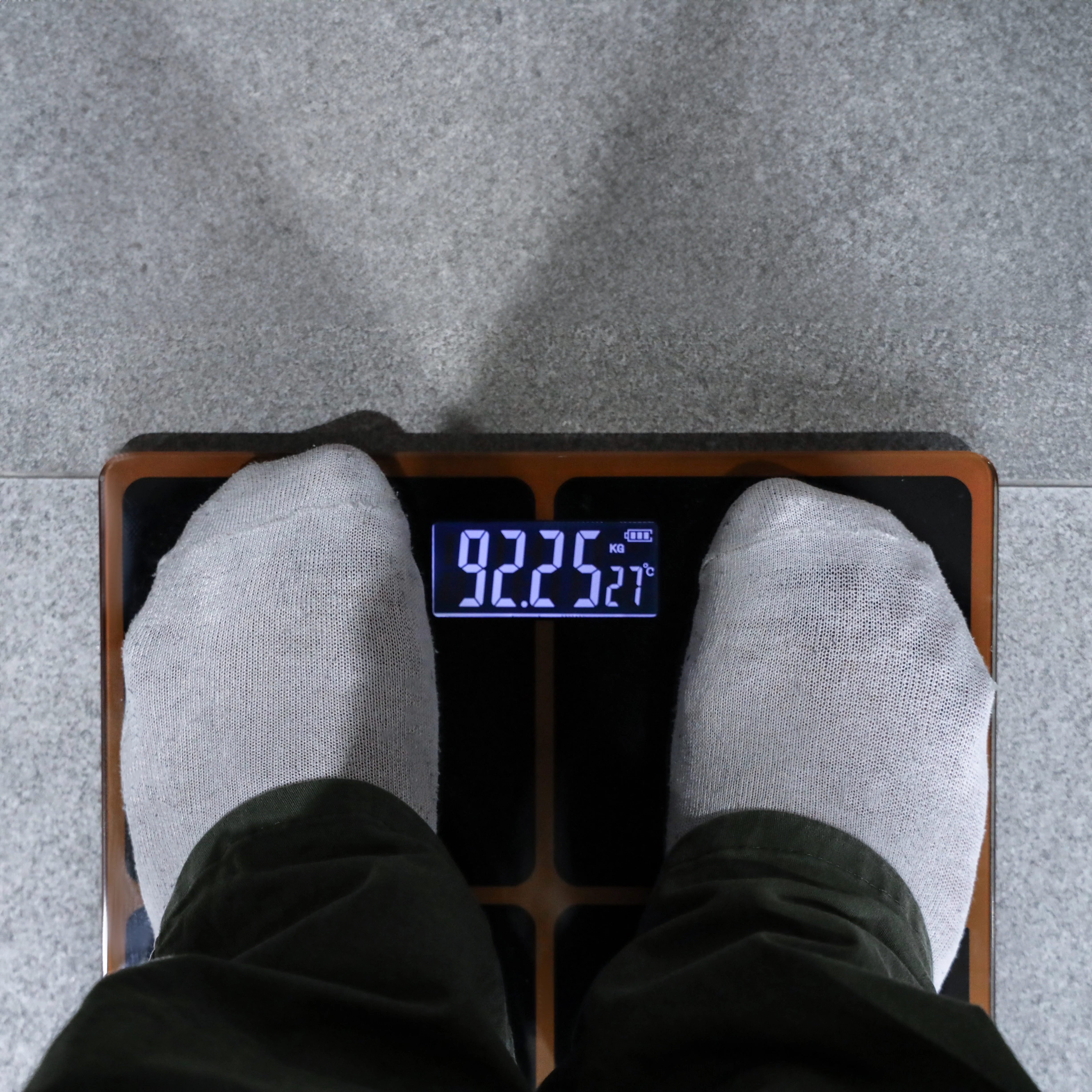 Olsenmark OMBS2257 Digital Personal Scale| 180KG Capacity with Large LCD Display and Tempered Glass| Auto On/Off, High Precision Sensors and Overload Indicator| - Image 5