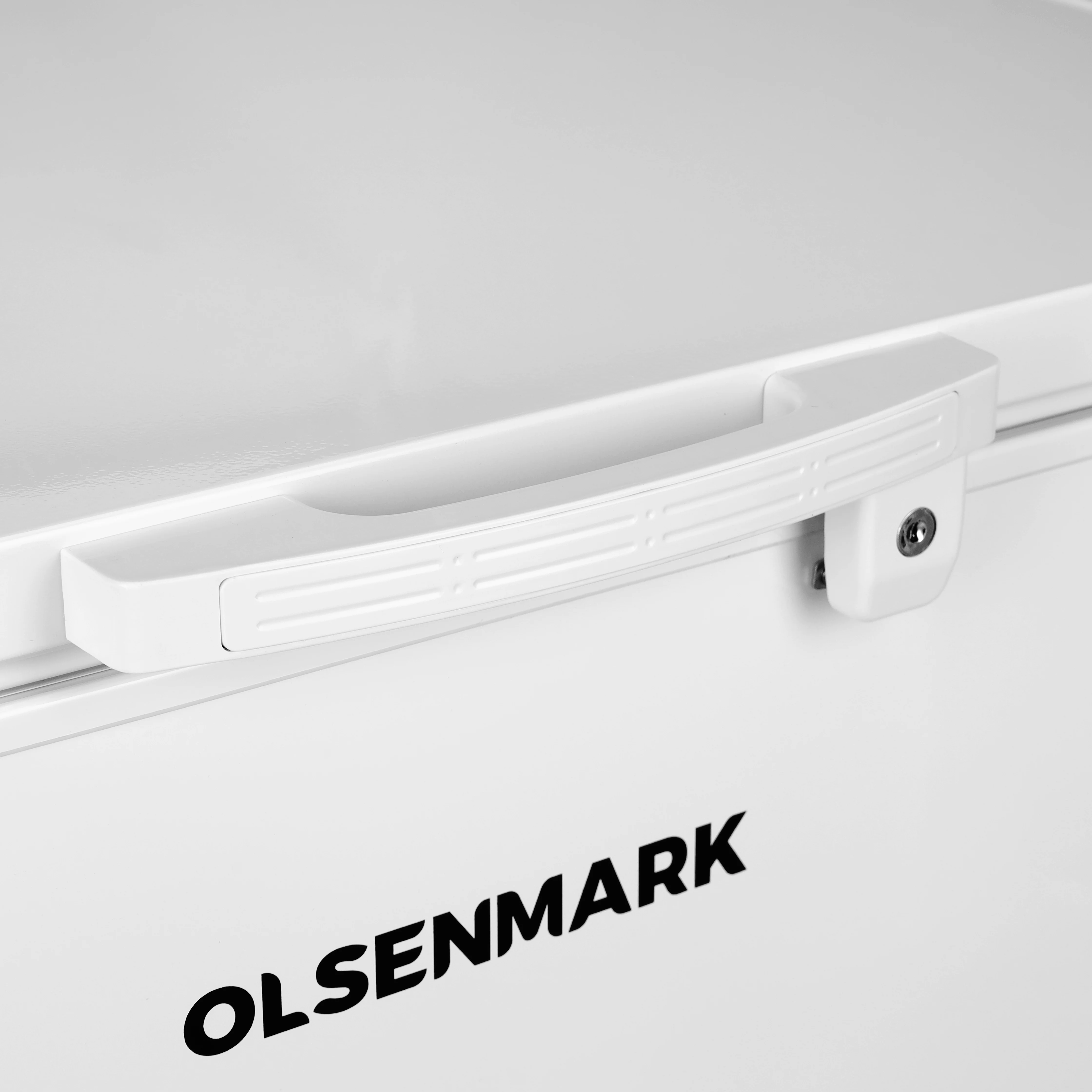 Olsenmark OMCF5008 Chest Freezer with R600A refrigerant| adjustable thermostat, lock and key, inside condenser| durable inner liner and efficient cooling performance| - Image 4