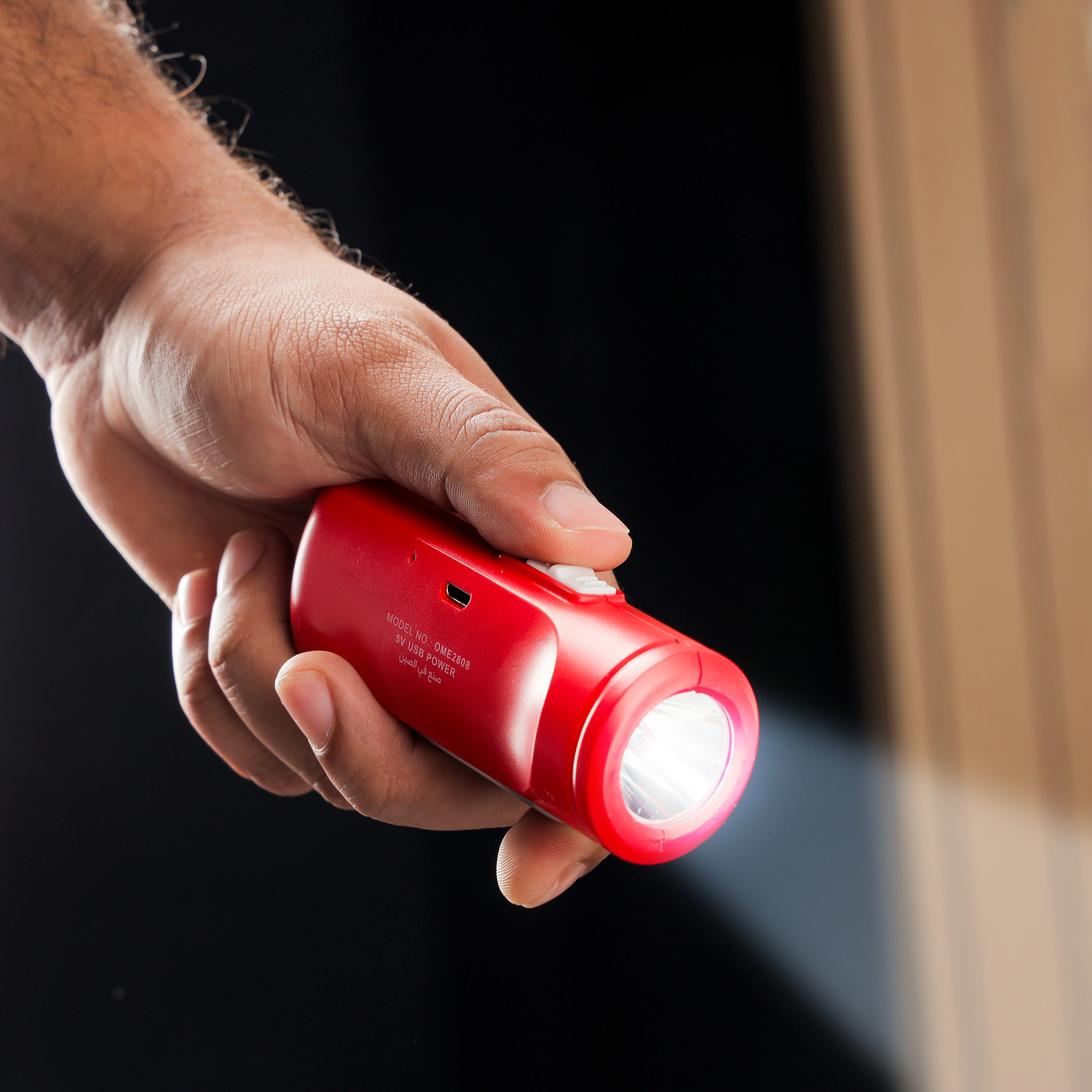 Olsenmark OME2808 rechargeable LED torch & light| 1200mAh lithium battery, 5W LED & 1W torch| dual modes, 6–8 hours charge time, portable design for home and outdoor use| - Image 5