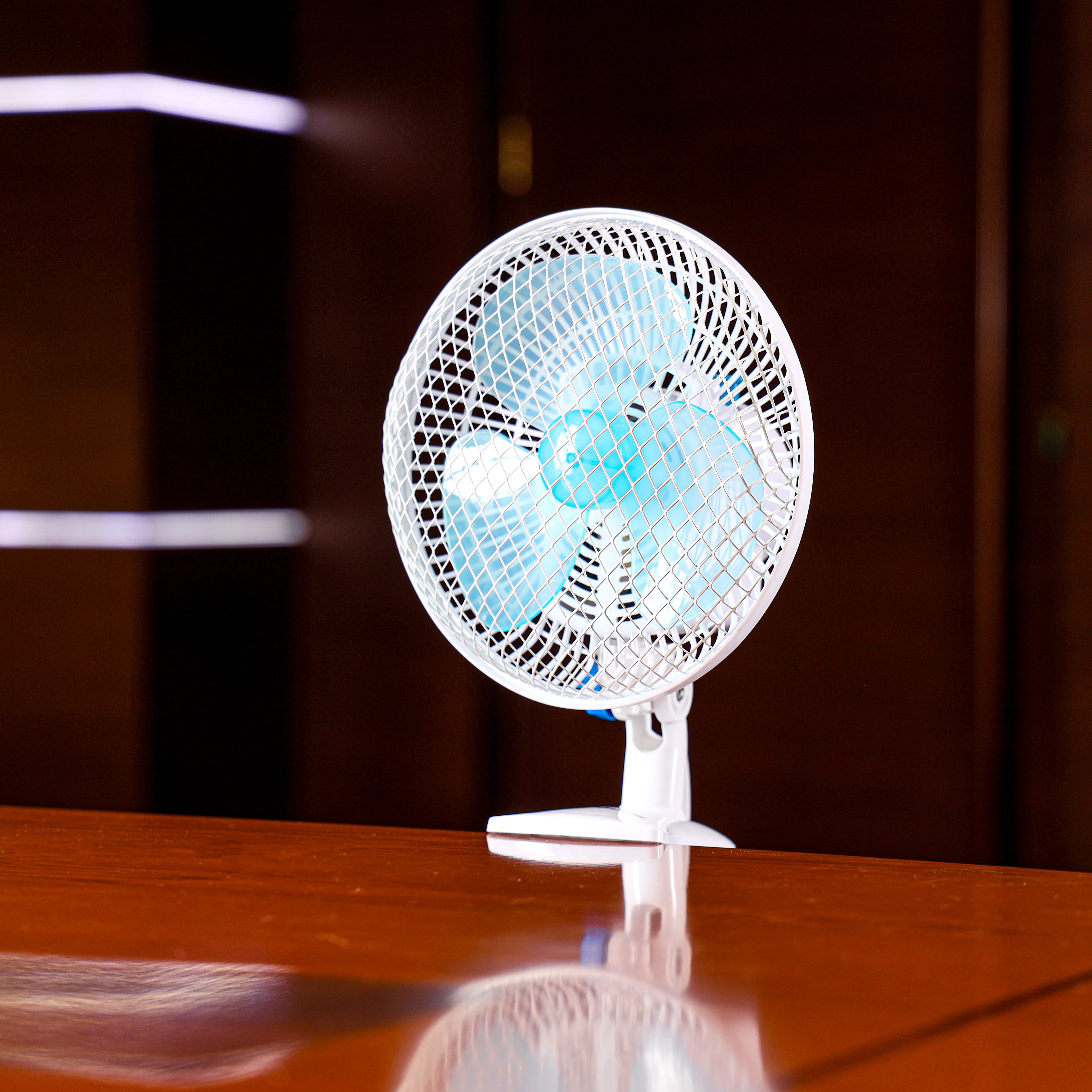 Olsenmark OMF1798 8 Inch Wall & Table Clip Fan| 2 Speed Control, Strong Mounting Clip with Energy Efficient 3 Blade Design| Quiet Motor, Safety Grill, 360° Adjustable Airflow| - Image 3