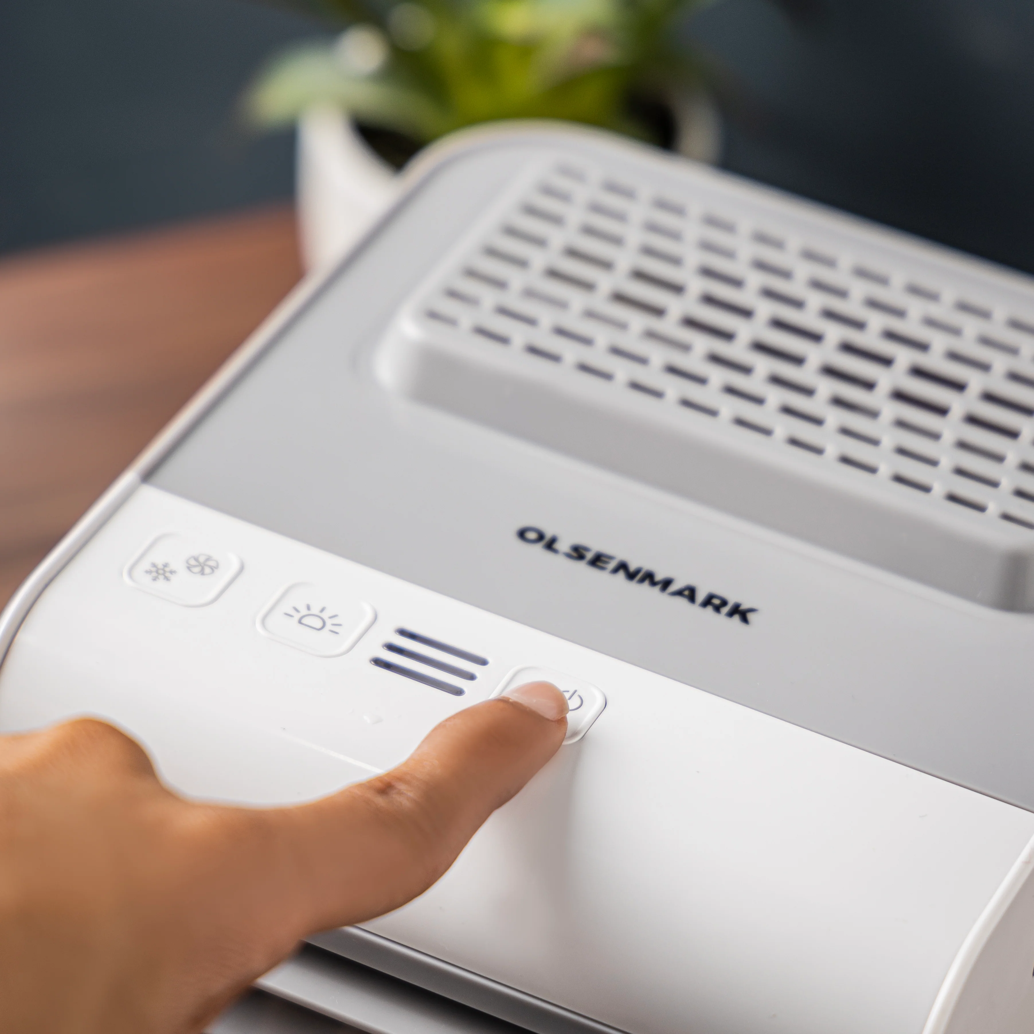 Olsenmark OMF1877 Mini Air Cooler| Humidifier, USB Powered Portable Personal Air Cooler with Sponge Filter| 7 Color LED Light, Adjustable Air Vent for Desk, Office| - Image 4
