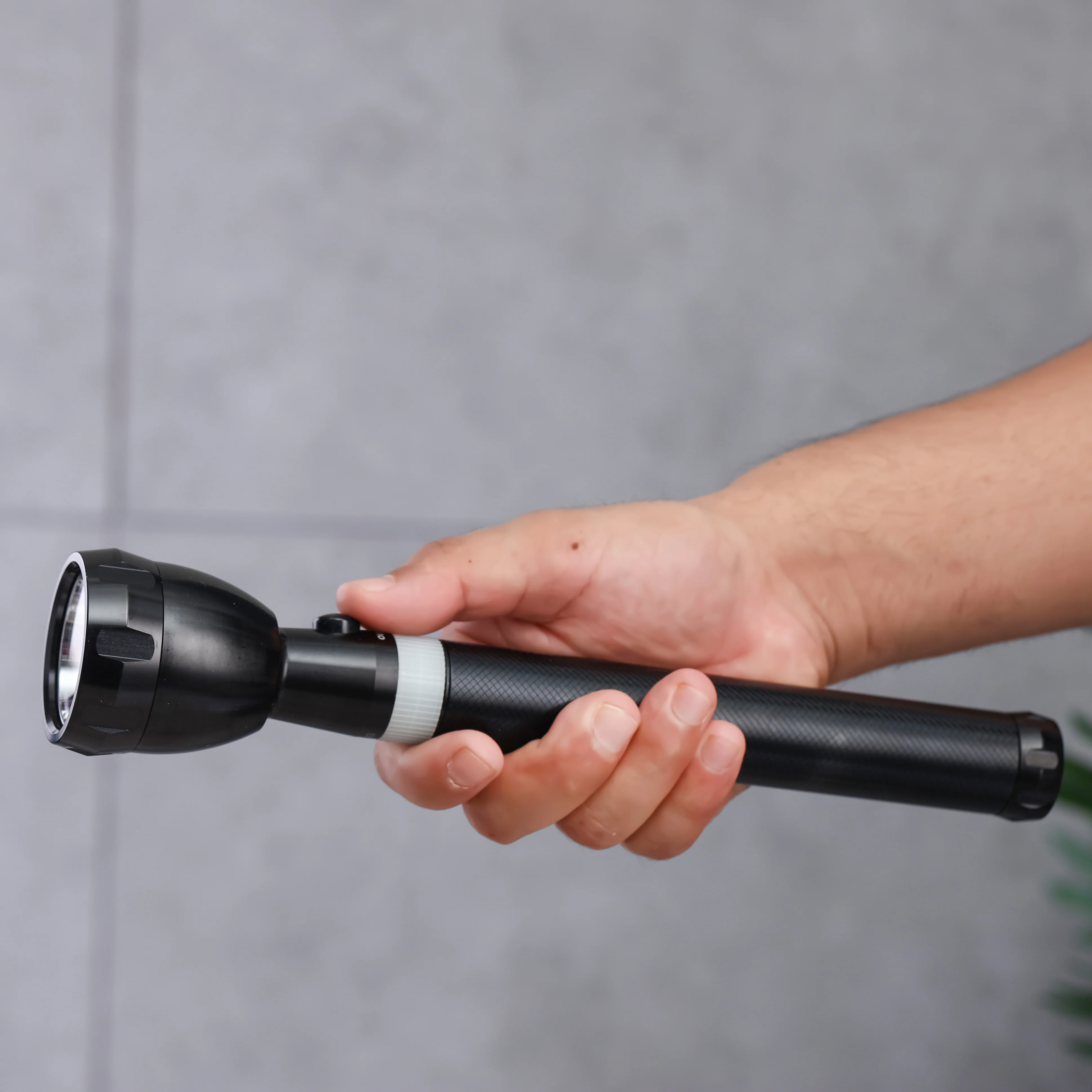 Olsenmark OMFL2683 3-in-1 Rechargeable LED Flashlight| features 5W Cree XPE LED & durable body| multiple modes, and 3000mAh Ni-Cd battery for bright, reliable lighting| - Image 2