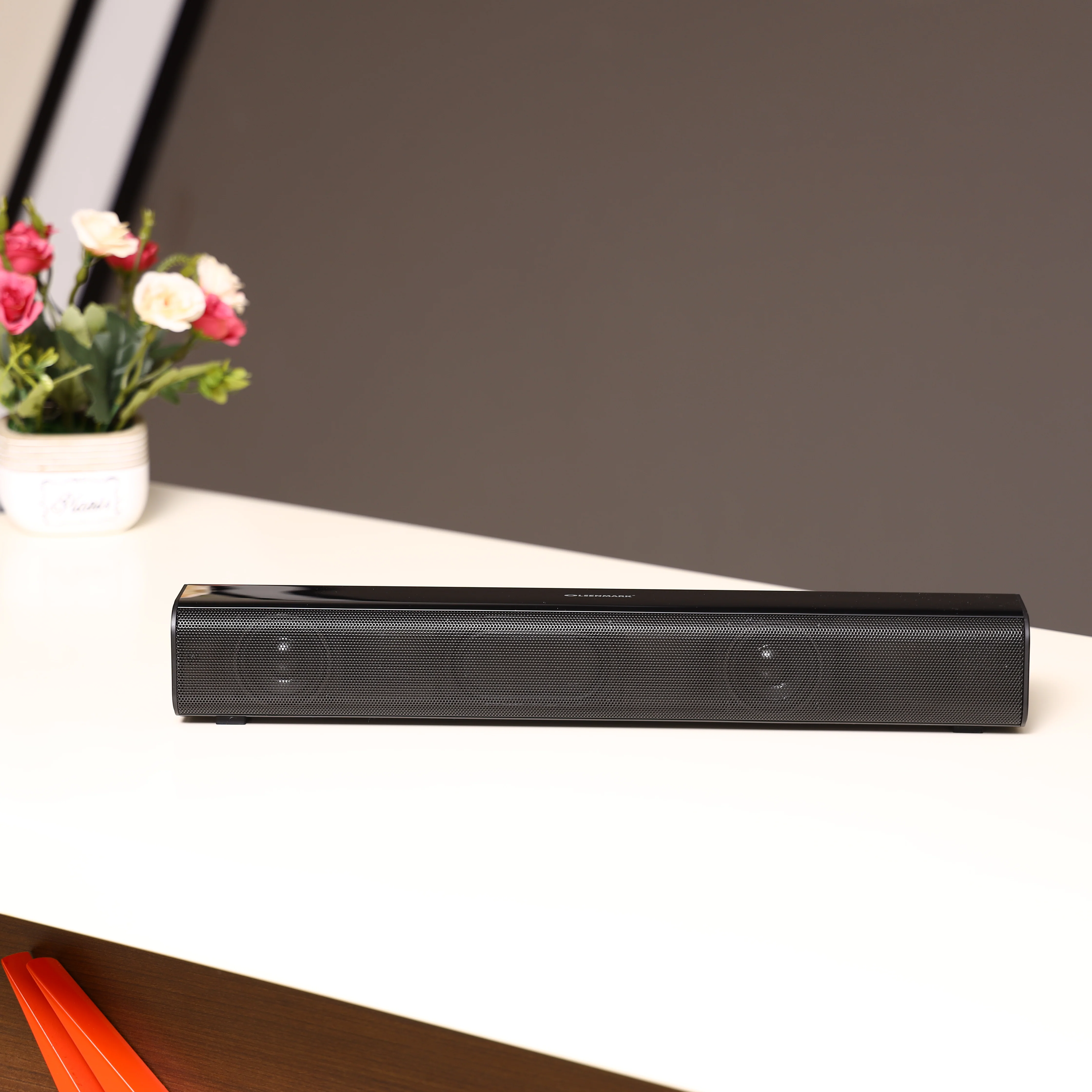Olsenmark OMMS1208 Portable Wireless Speaker| offers Bluetooth connectivity, USB, AUX, and FM support| delivering clear sound, compact design, and easy portability| - Image 4