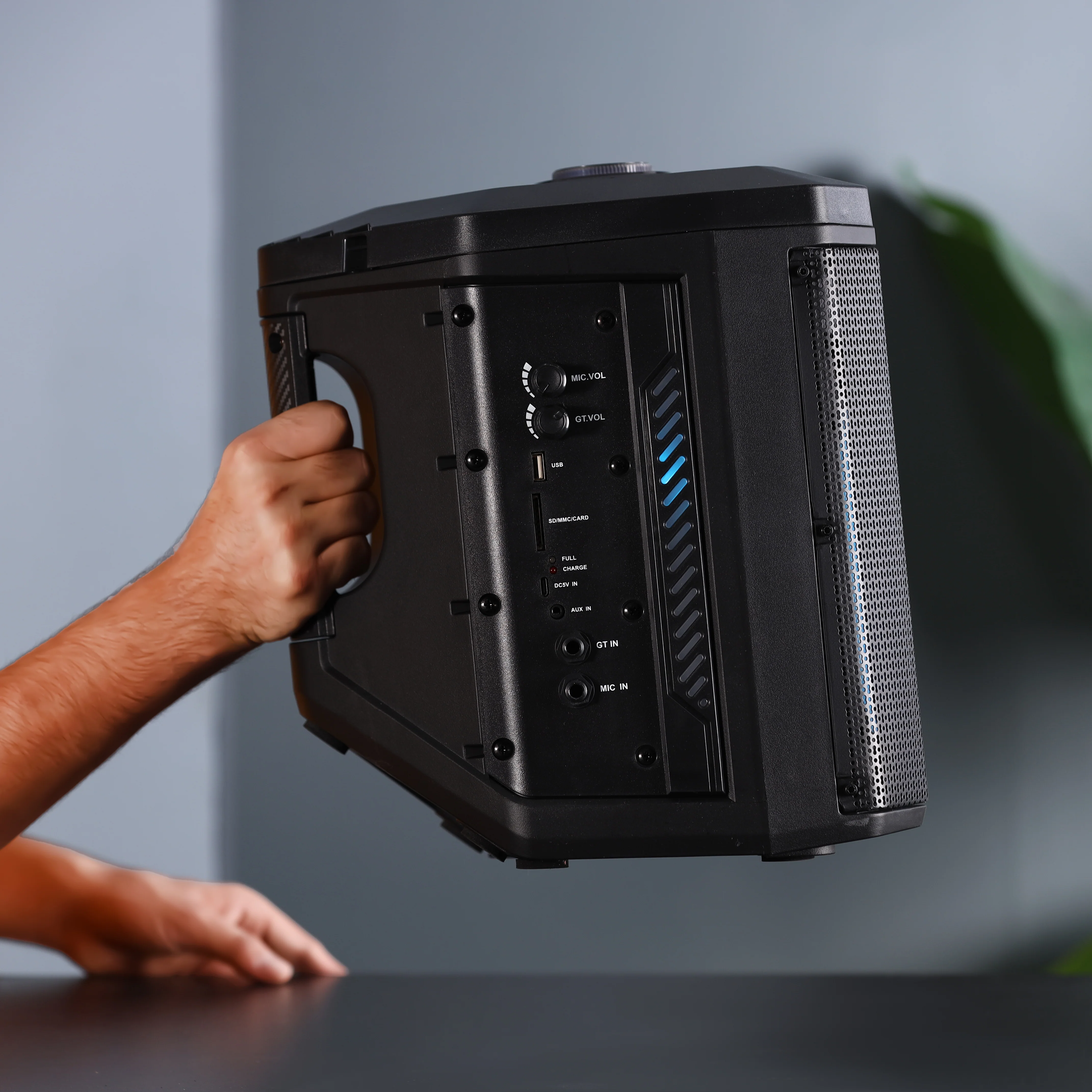 Olsenmark OMMS1220 Party Speaker| 8" woofer with 40000W PMPO, Bluetooth and TWS support| USB/SD input, FM radio, LED display, DJ lights, wireless mic and remote| - Image 3