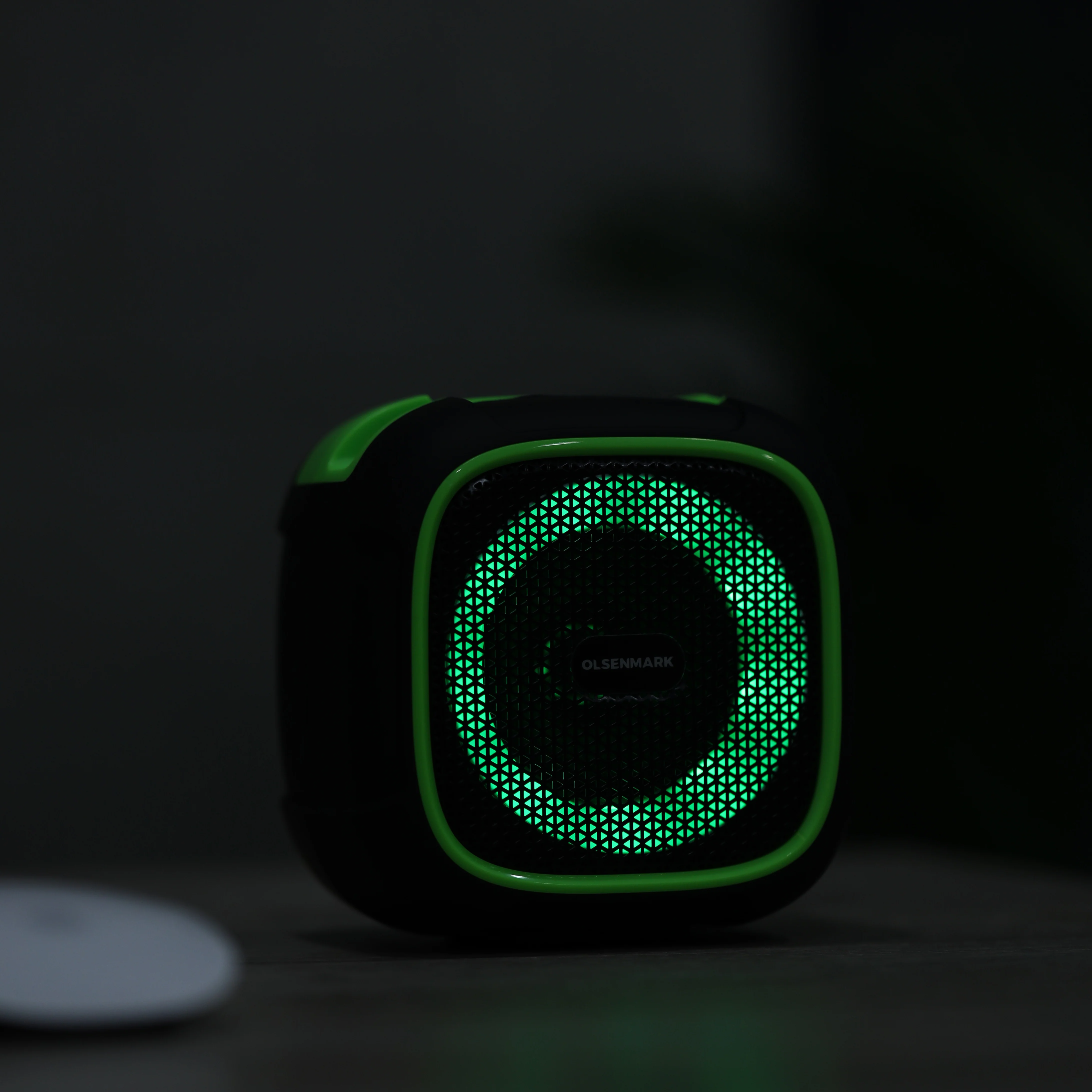 Olsenmark OMMS1222 Portable Speaker| delivers powerful 8W super bass sound with Bluetooth| TWS function & 1200mAh battery, Includes phone stand & portable strap| - Image 5