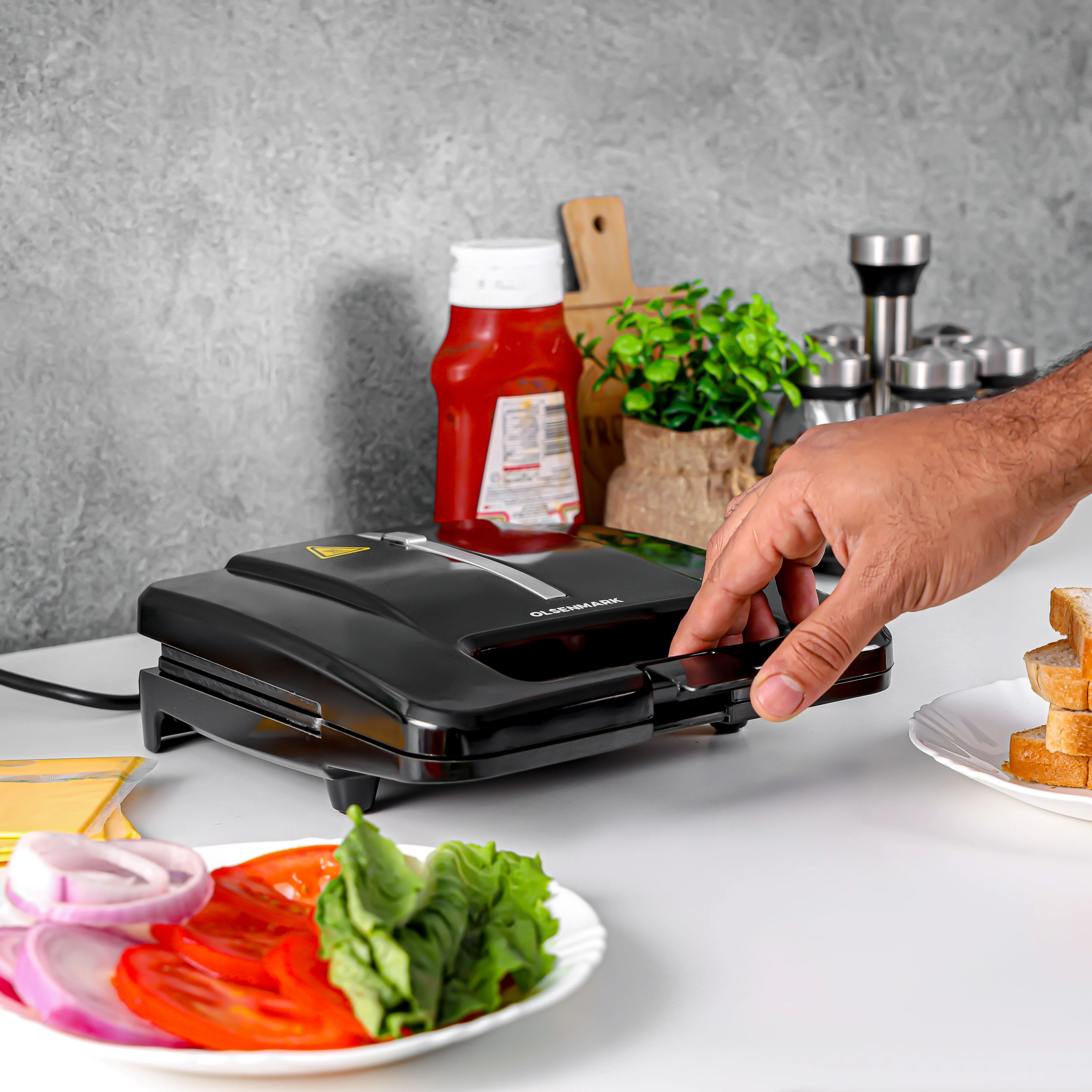 Olsenmark OMSM2404 Sandwich Maker | 750W power with non-stick plates & safety locking handle| dual indicator lights, and fast, even sandwich toasting performance| - Image 2