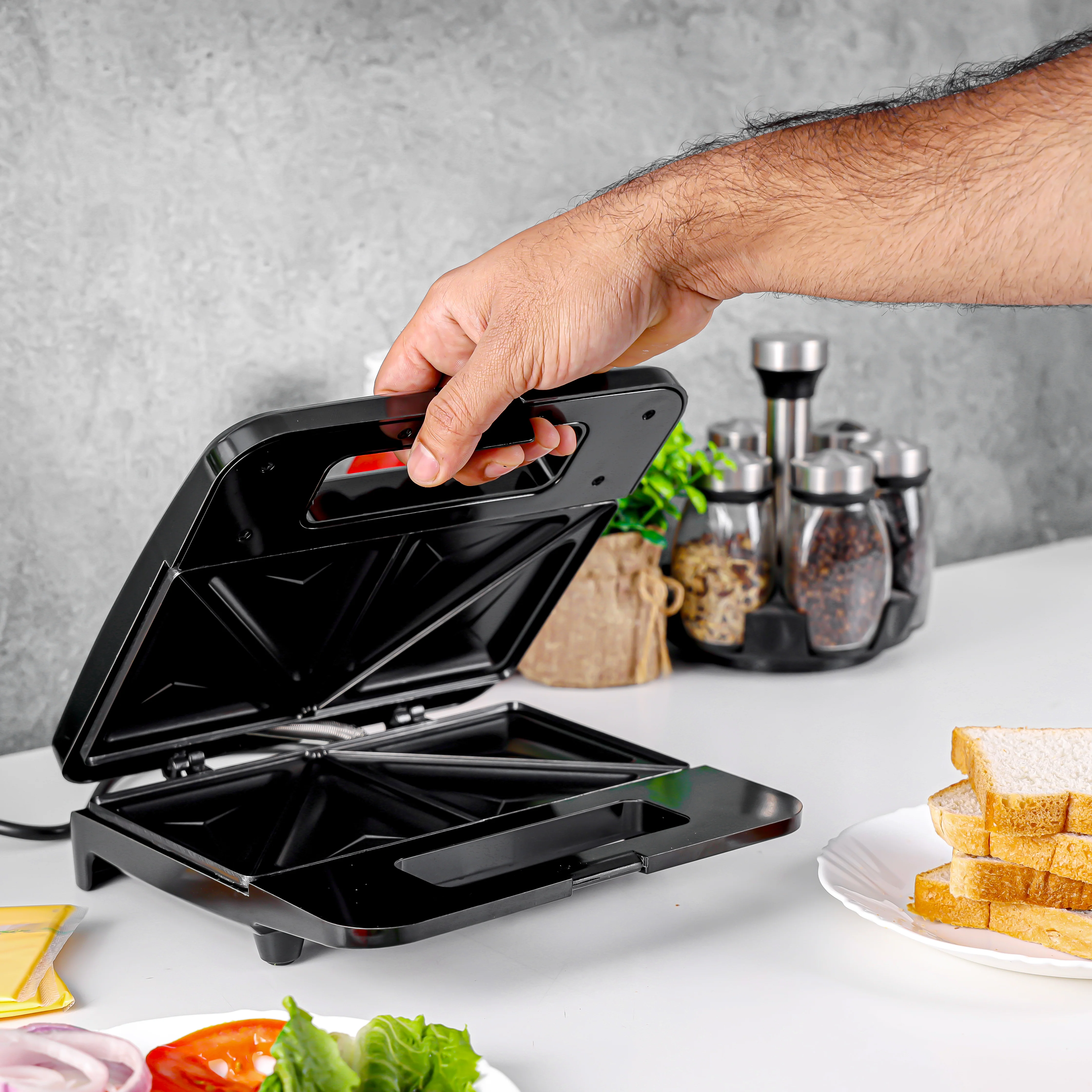 Olsenmark OMSM2404 Sandwich Maker | 750W power with non-stick plates & safety locking handle| dual indicator lights, and fast, even sandwich toasting performance| - Image 3