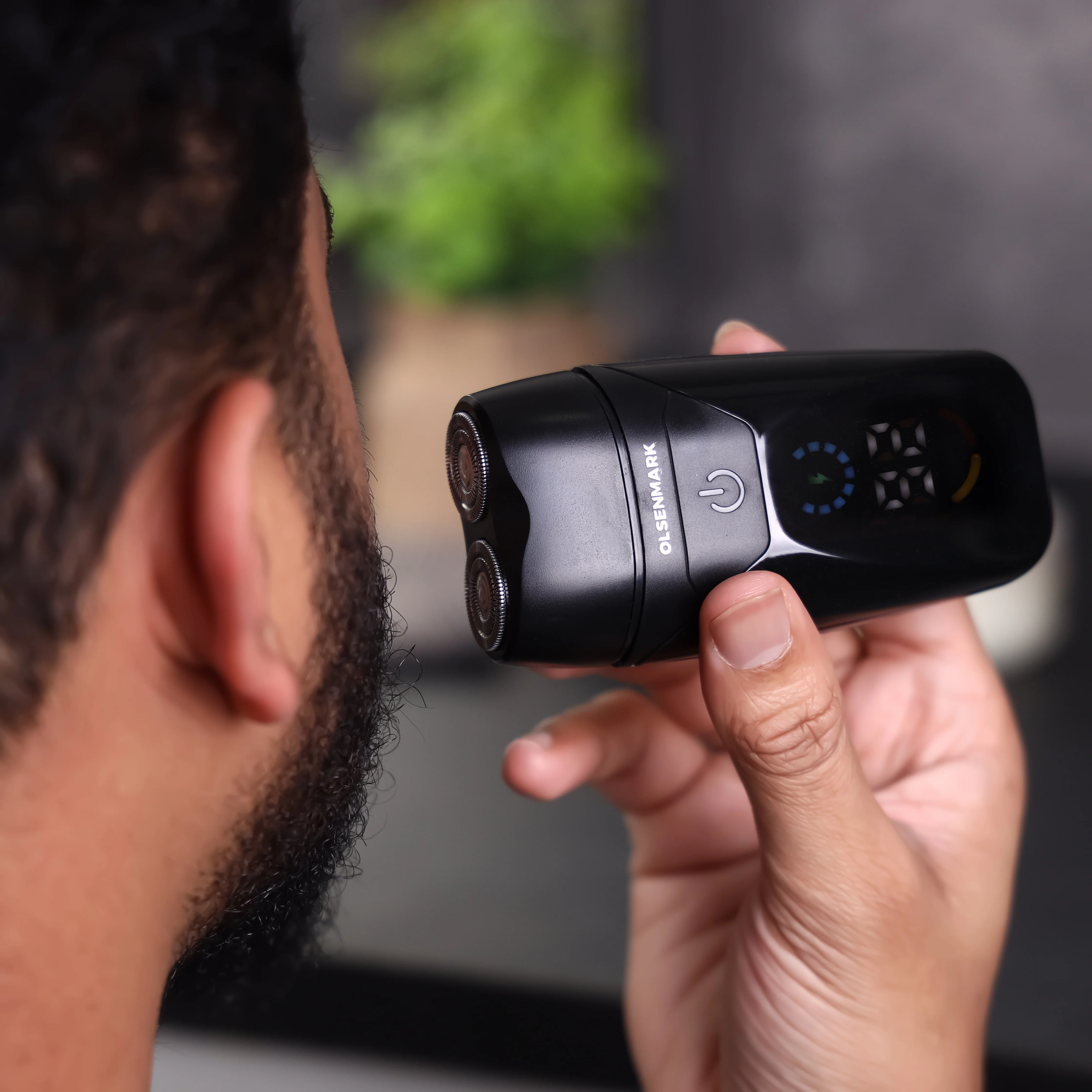 Olsenmark OMSR4043S Rechargeable Double Head Shaver| Type-C USB Charging with LED Digital Display| 2 Speed Settings, 400mAh Li-Battery and 60 Minutes Runtime, 5W Power| - Image 3