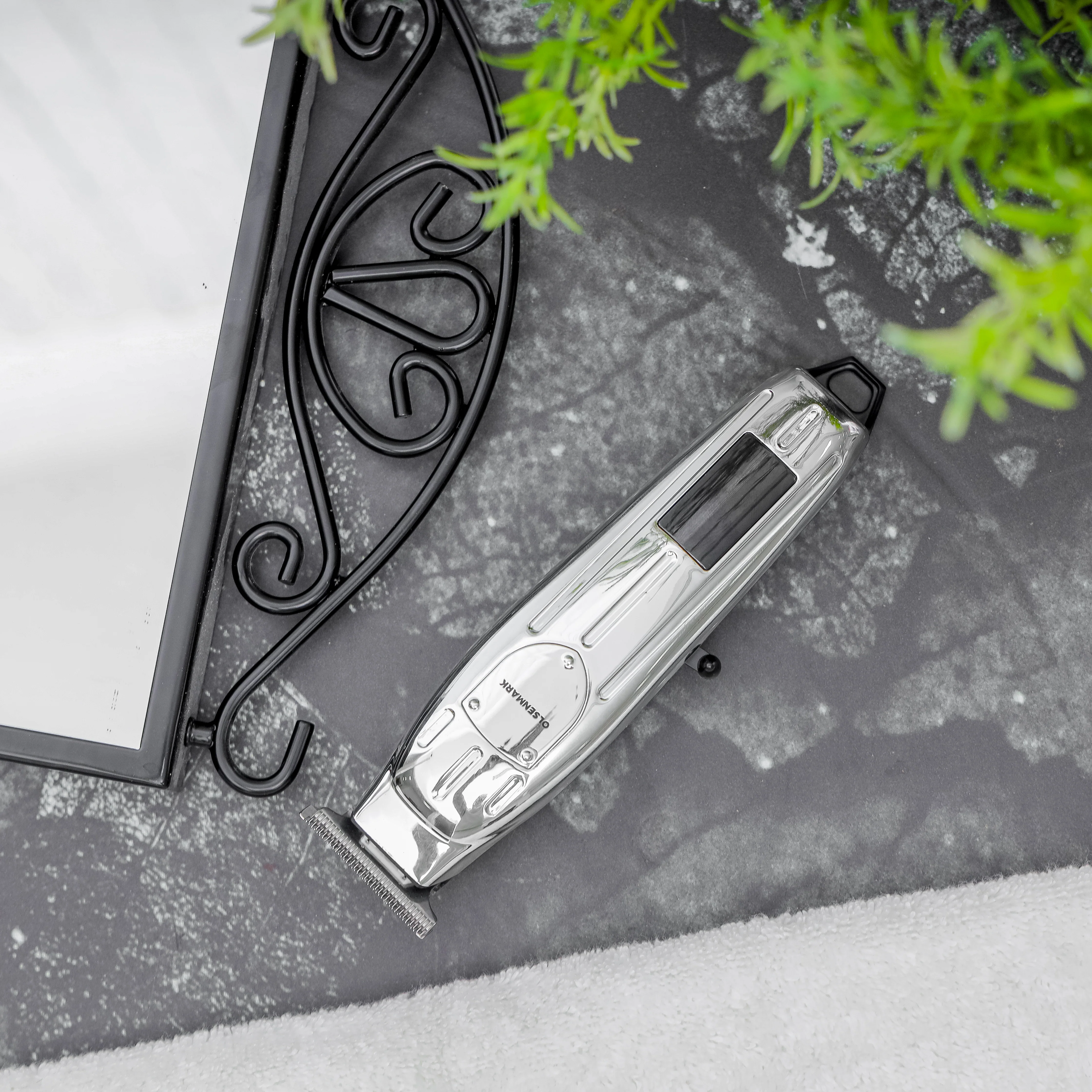 Olsenmark OMTR4100 hair & beard trimmer| 6400RPM motor with LED display & sharp precision blades| 90-minute cordless runtime & DC 5V USB charging for accurate grooming| - Image 4