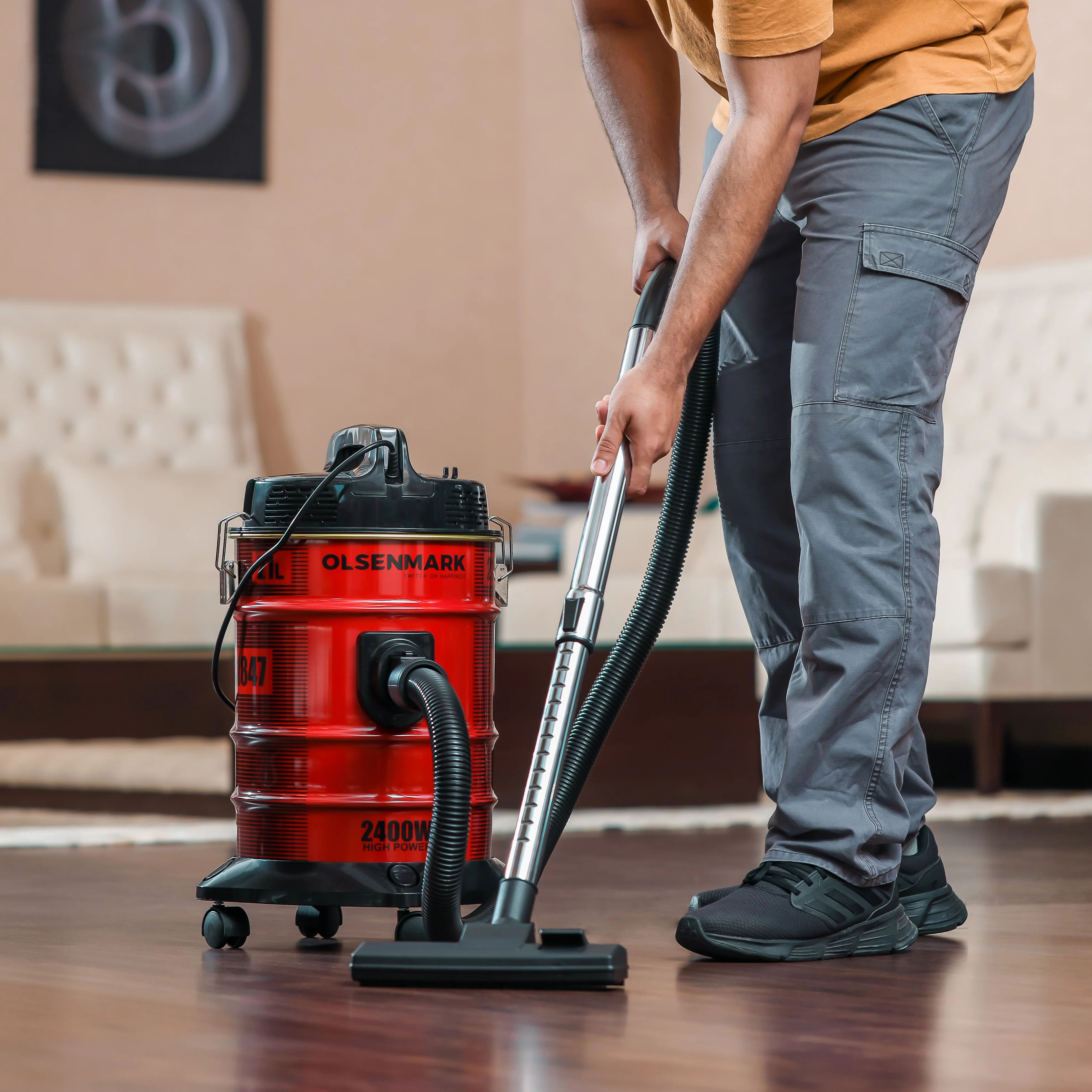 Olsenmark OMVC1847 2400W vacuum cleaner with 21L capacity| durable anti-rust metal body & strong suction| blower function, smooth omni wheels, for home and workshops| - Image 2