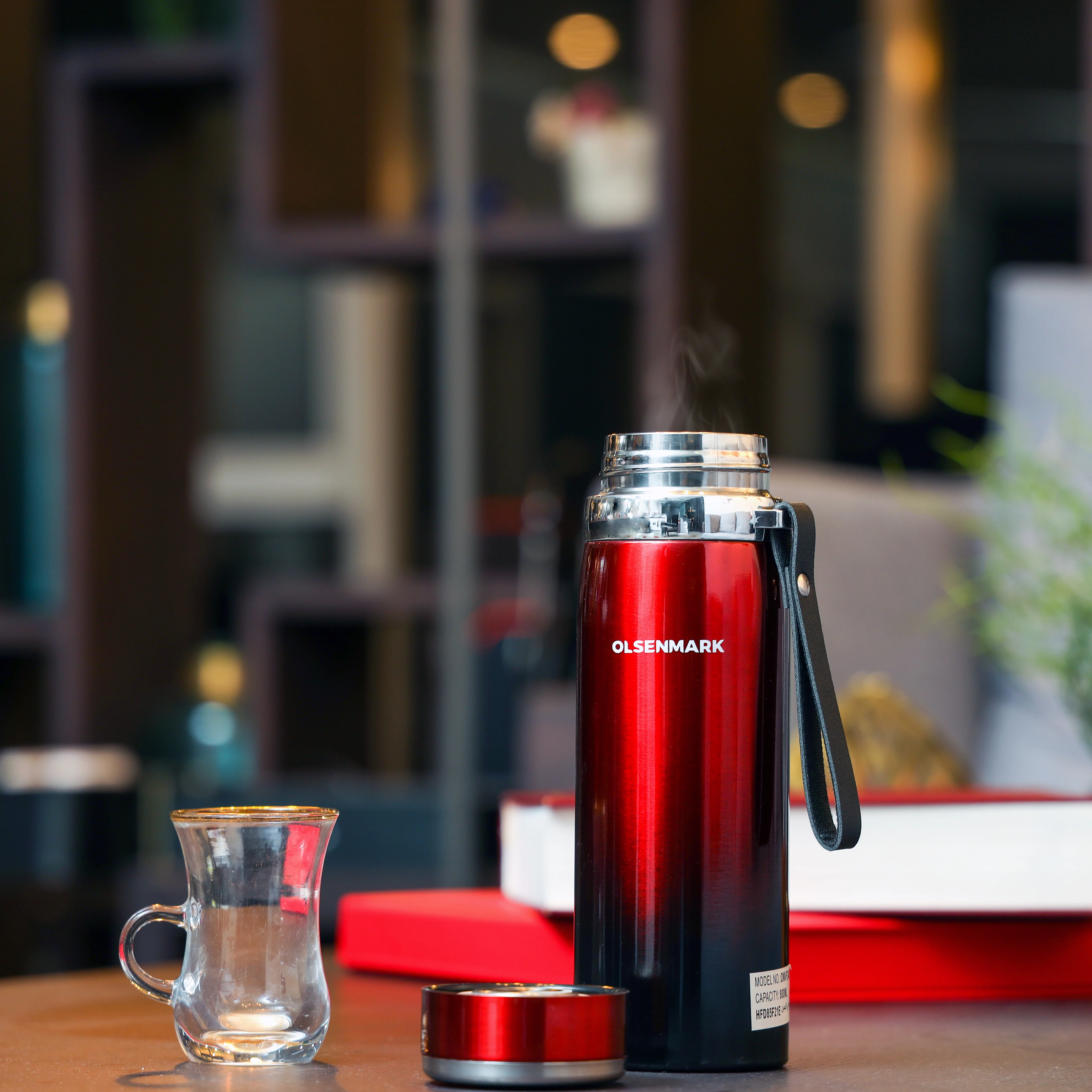 Olsenmark OMVF2486 Stainless Steel Vacuum Bottle | 1000ml Hot & Cold Thermos keeps beverages hot or cold for hours| stainless steel, leak-proof & eco-friendly build| - Image 5
