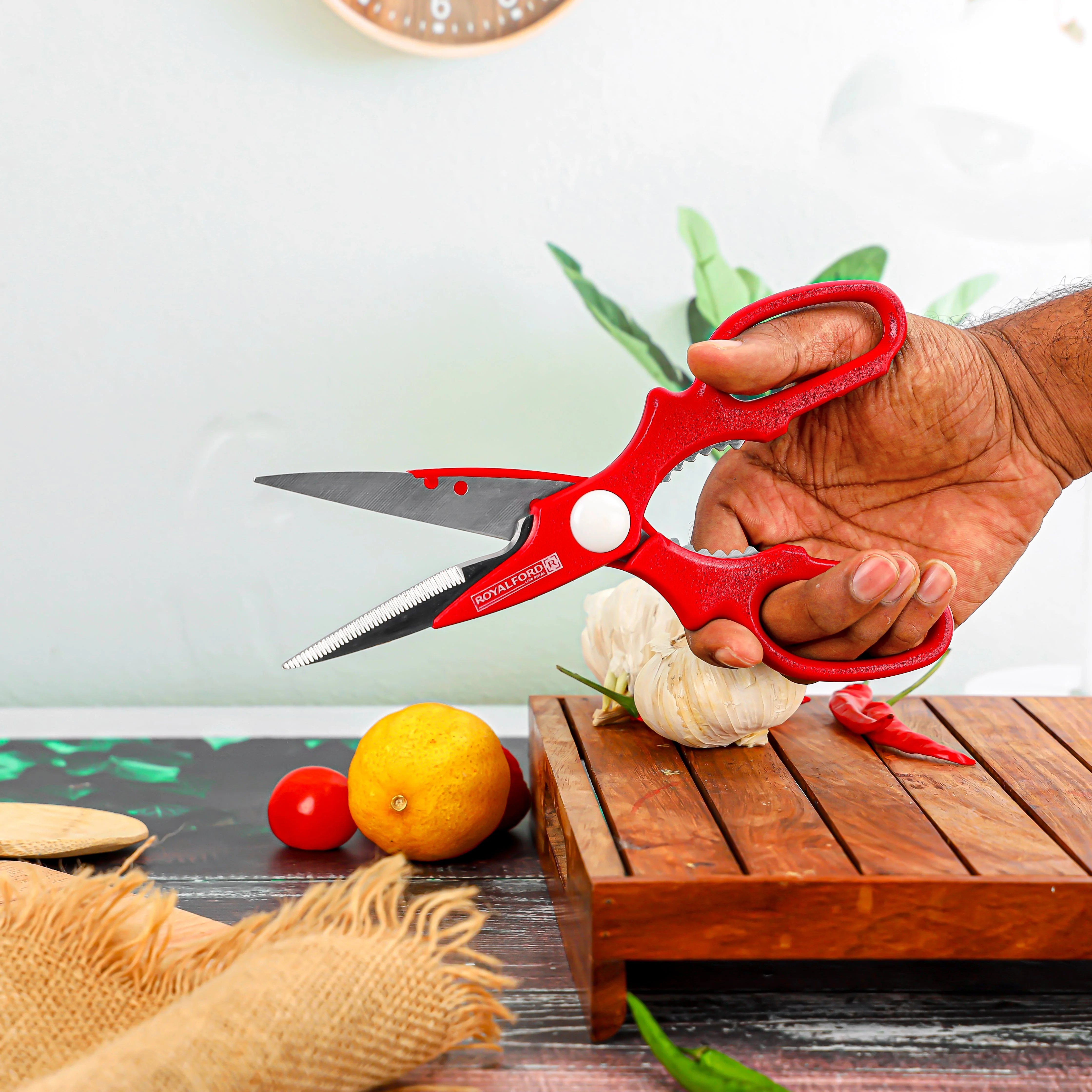 Royalford RF5839 kitchen scissors| stainless steel blades with ergonomic grip and multipurpose design| ideal for cutting meat, vegetables, herbs, packaging and more use| - Image 2