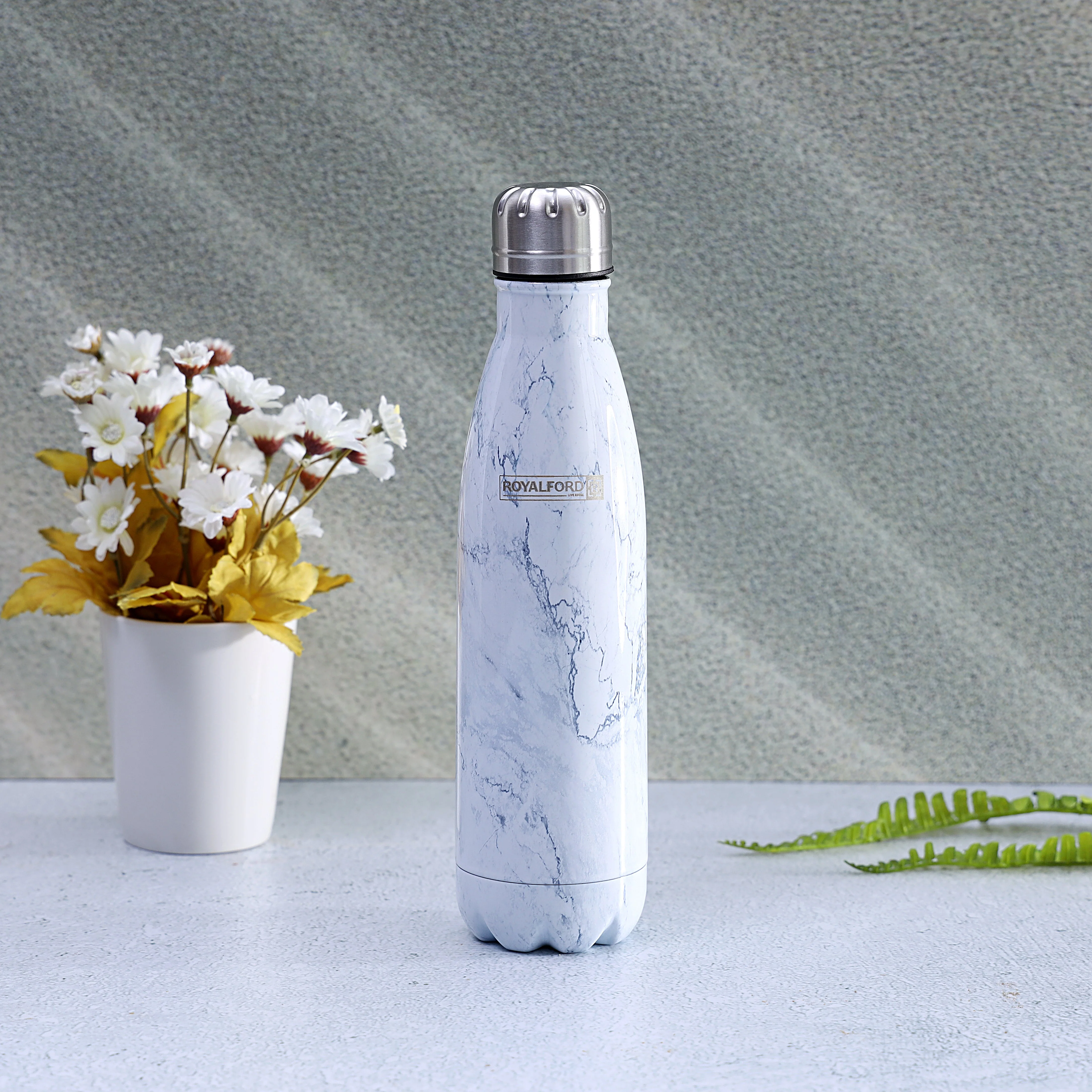 Royalford RF9477 Vacuum Bottle 500ml | Stainless Steel Hot & Cold Insulated Water Bottle | Double Wall Vacuum Insulation| Leak Resistant Design & 304 Food Grade Inner - Image 2